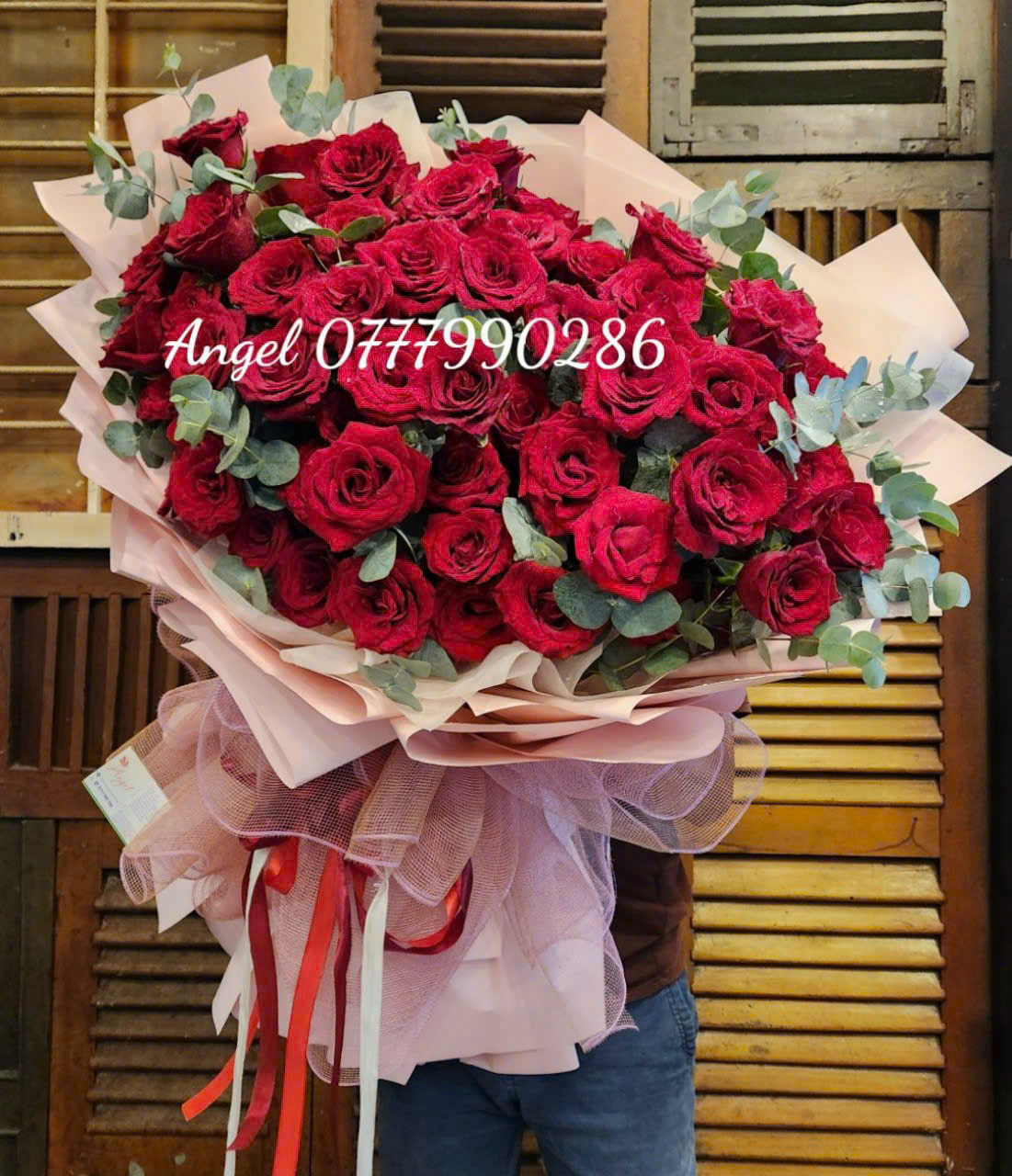 Bó Hoa Hồng Đỏ TPHCM – Shop Hoa Tươi Giao Nhanh Uy Tín