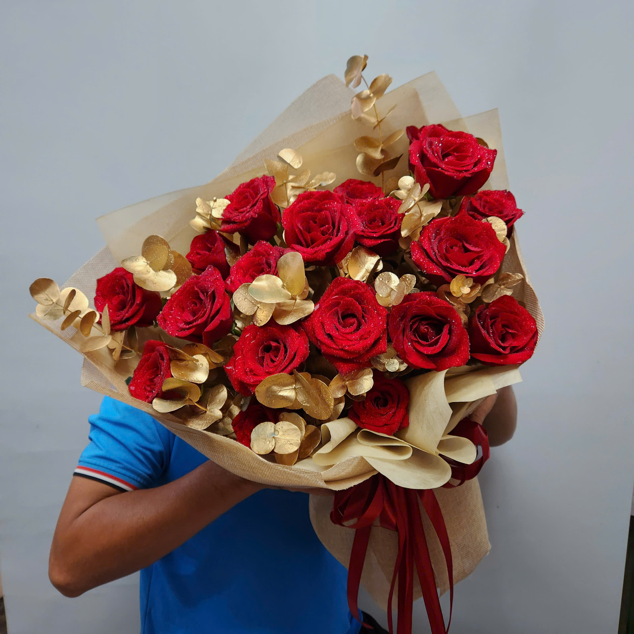 Bó Hoa Hồng Đỏ Tặng Người Yêu – Biểu Tượng Tình Yêu Vĩnh Cửu