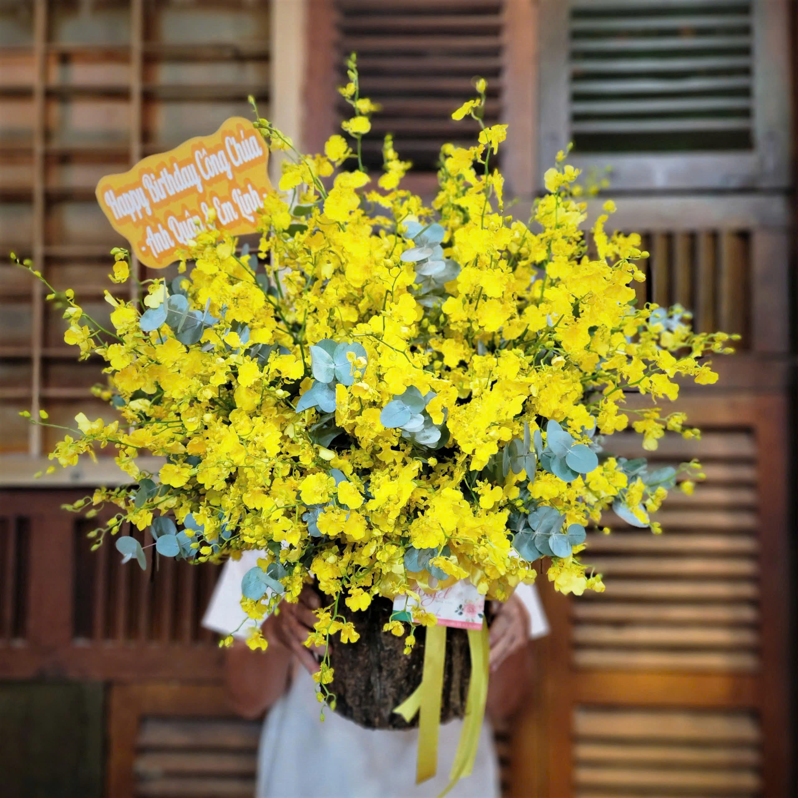 Hộp Hoa Lan Vũ Nữ Tặng Sếp, Đối Tác – Sang Trọng Và Đẳng Cấp