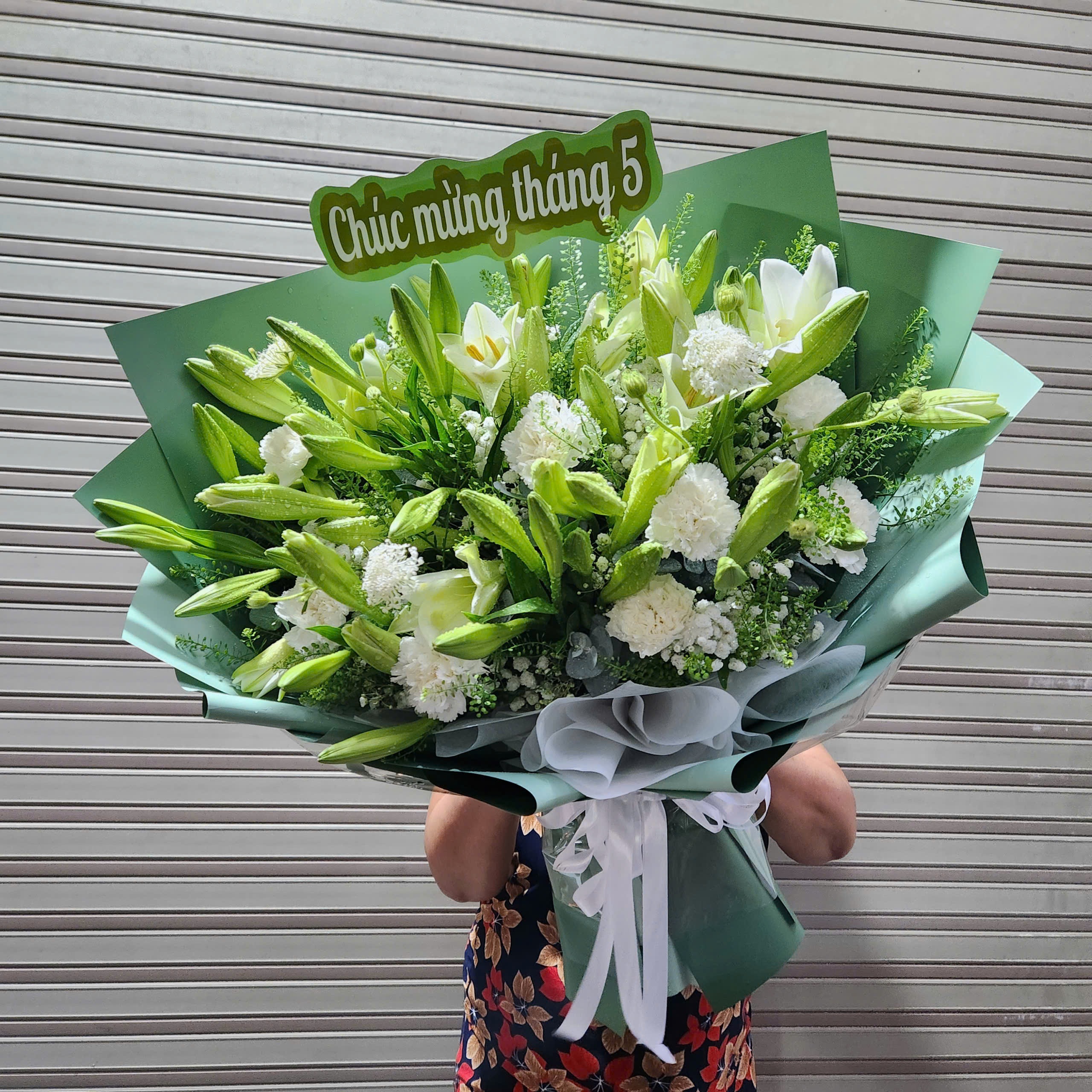 Bó hoa loa kèn trắng tinh khôi đẹp tại TP.HCM – Hoa Tươi Angel