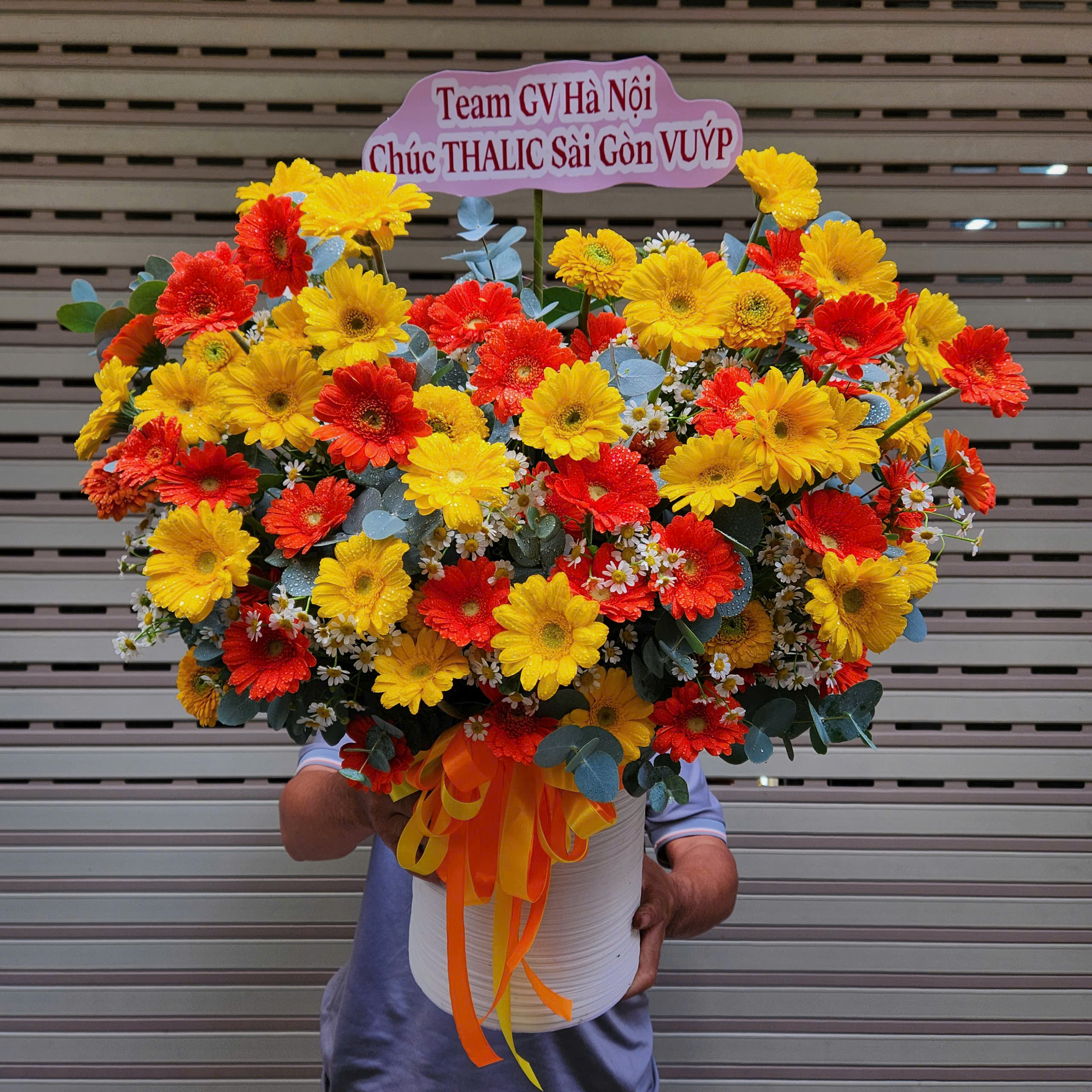 giỏ hoa đồng tiền chúc mừng khai trương tiền vô như nước 