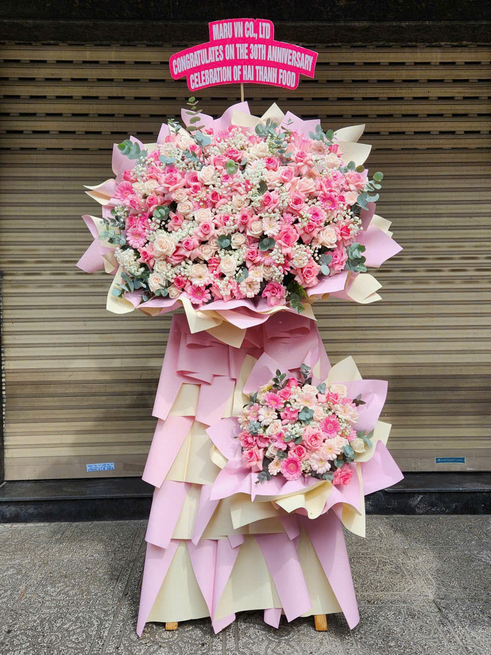 kệ hoa chúc mừng giao nhanh quận 3 