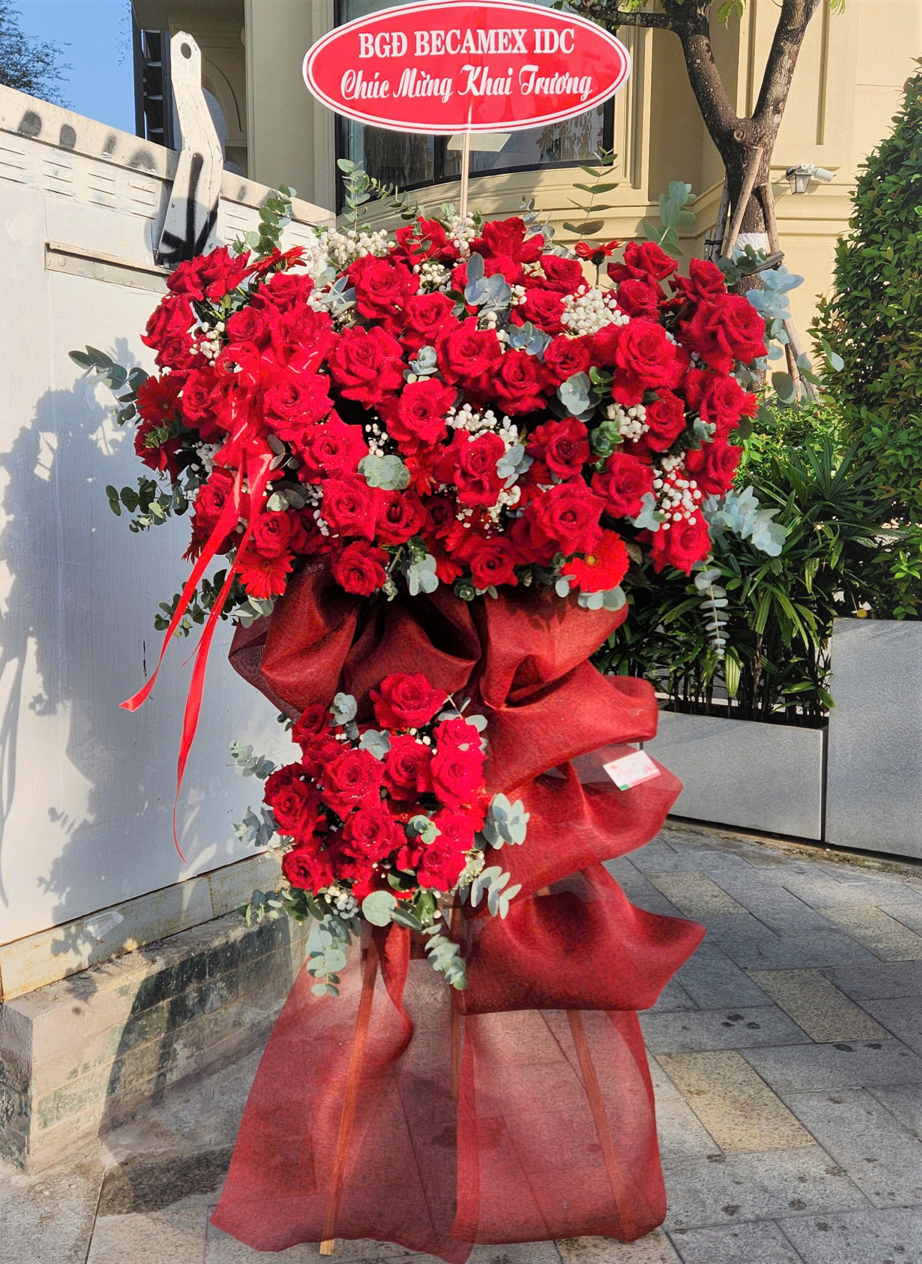 Kệ hoa chúc mừng khai trương thắng lợi 