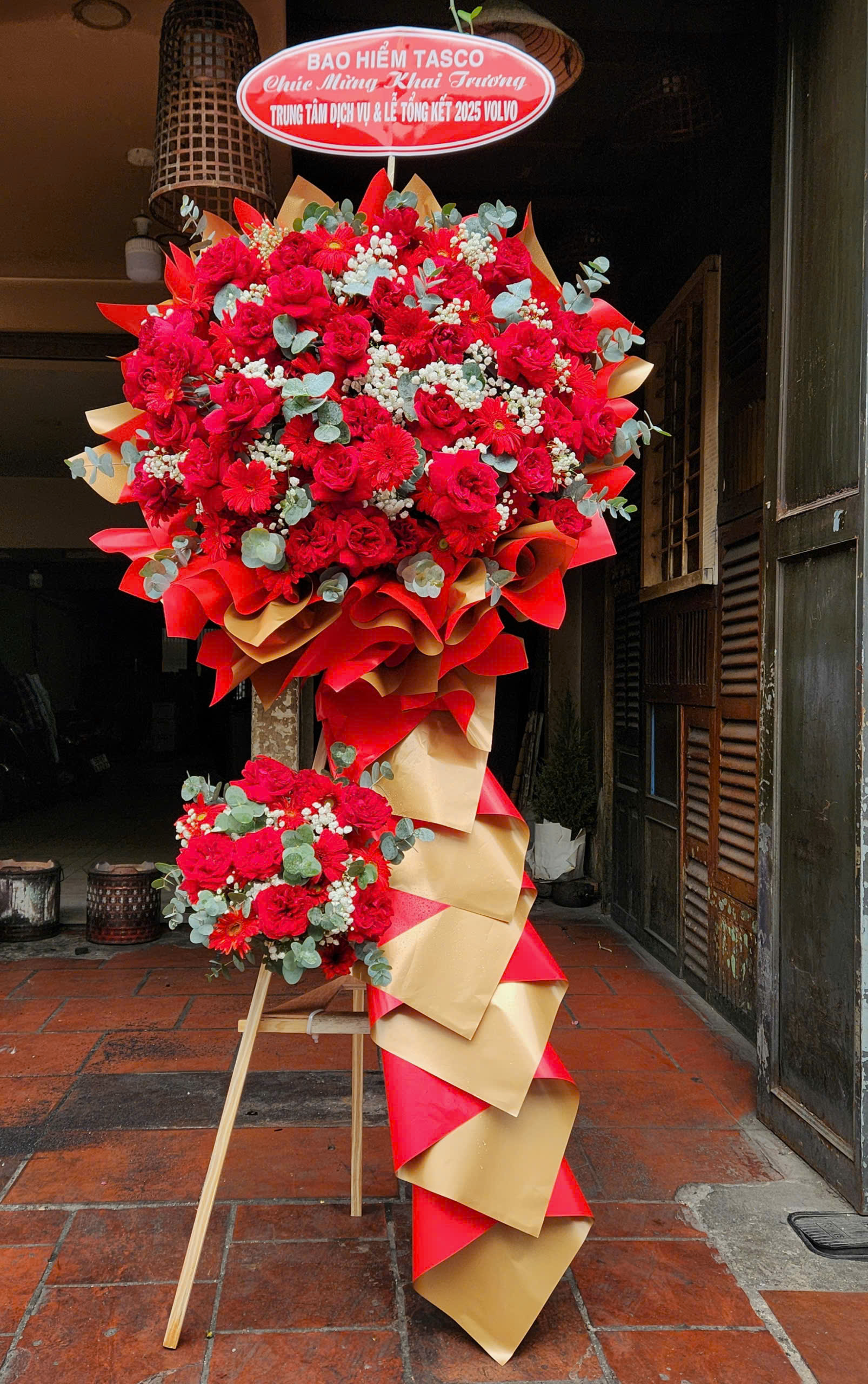 Kệ Hoa Chúc Mừng 2 Tầng Tone Đỏ – Mẫu Mới Nhất TPHCM