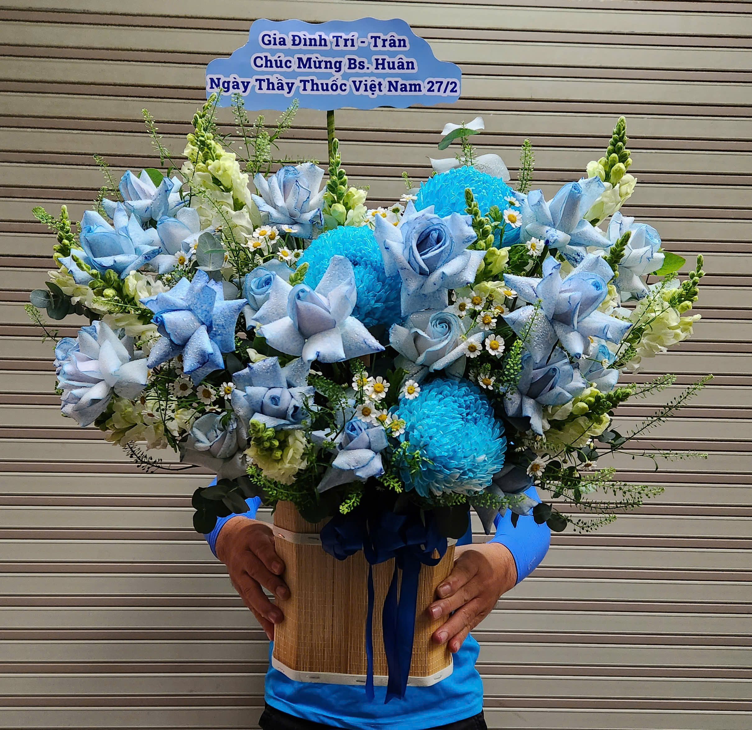 Lẵng Hoa Xanh Dương Cao Cấp – Giá Tốt, Giao Trong Ngày