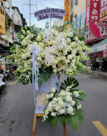 Kệ Hoa Chia Buồn Chùa Vĩnh Nghiêm Giao Nhanh Quận 3 TP.HCM