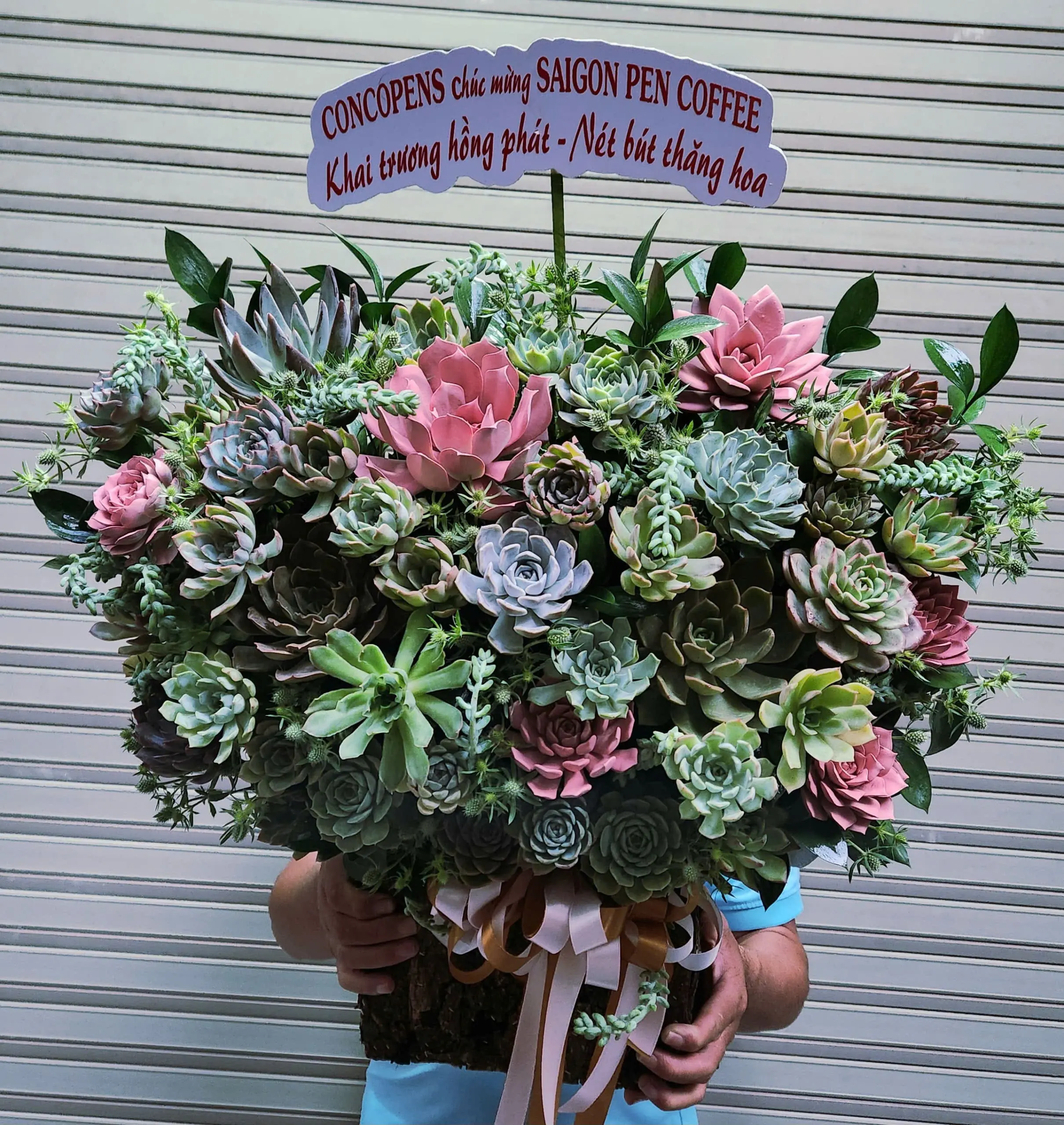 Giỏ Hoa Hồng Đỏ