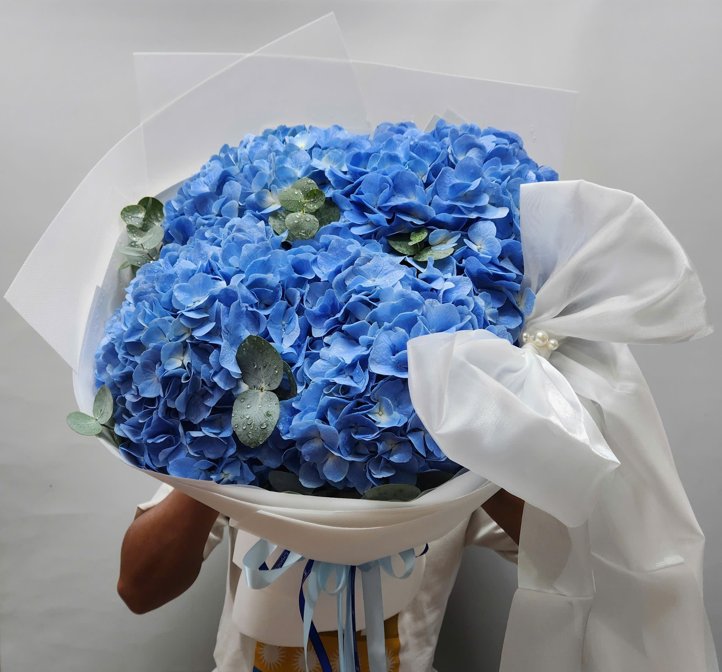 B&oacute; Hoa Cẩm T&uacute; Cầu 