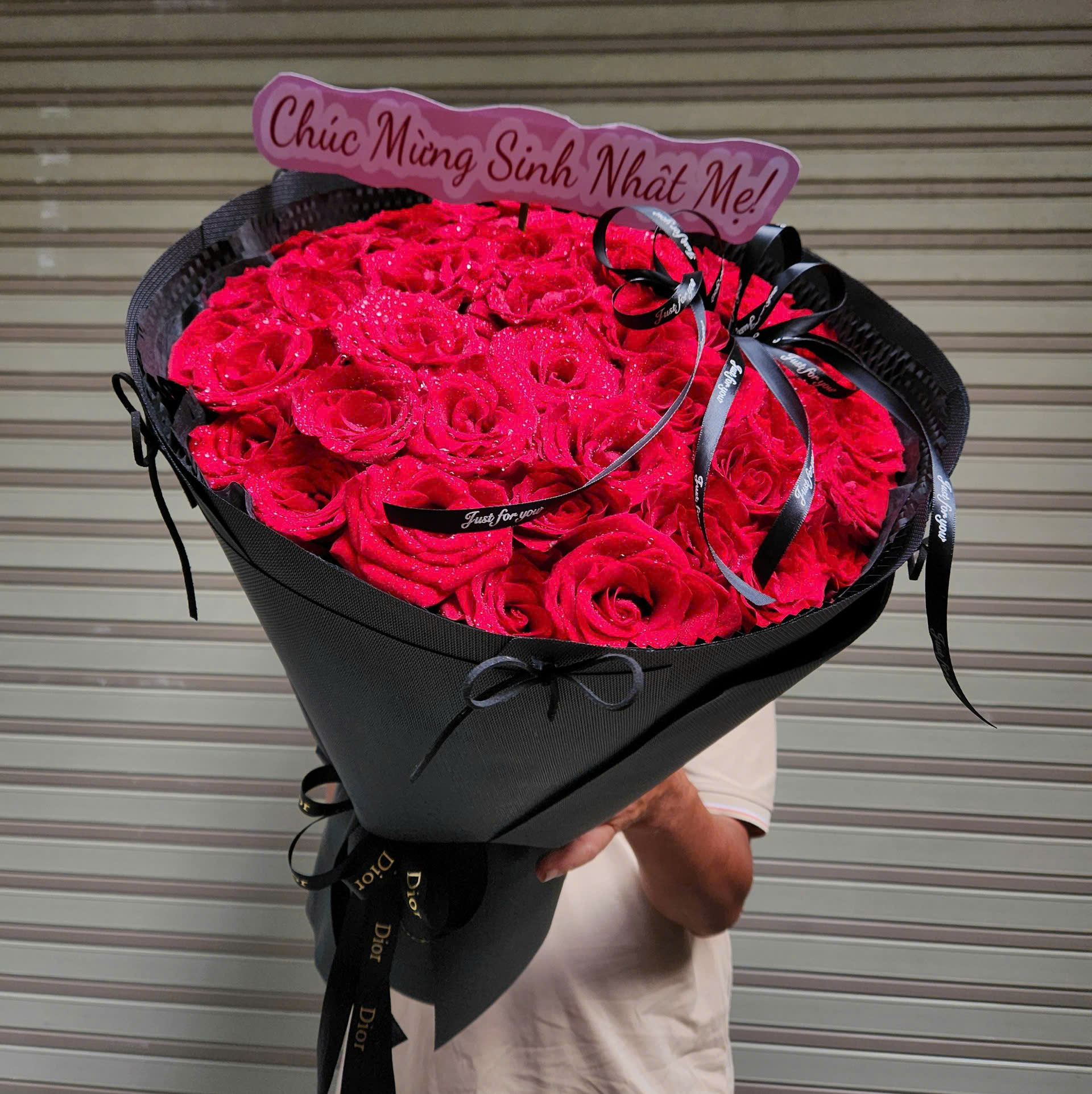 B&oacute; Hoa Hồng Đỏ Tỏ T&igrave;nh L&atilde;ng Mạn