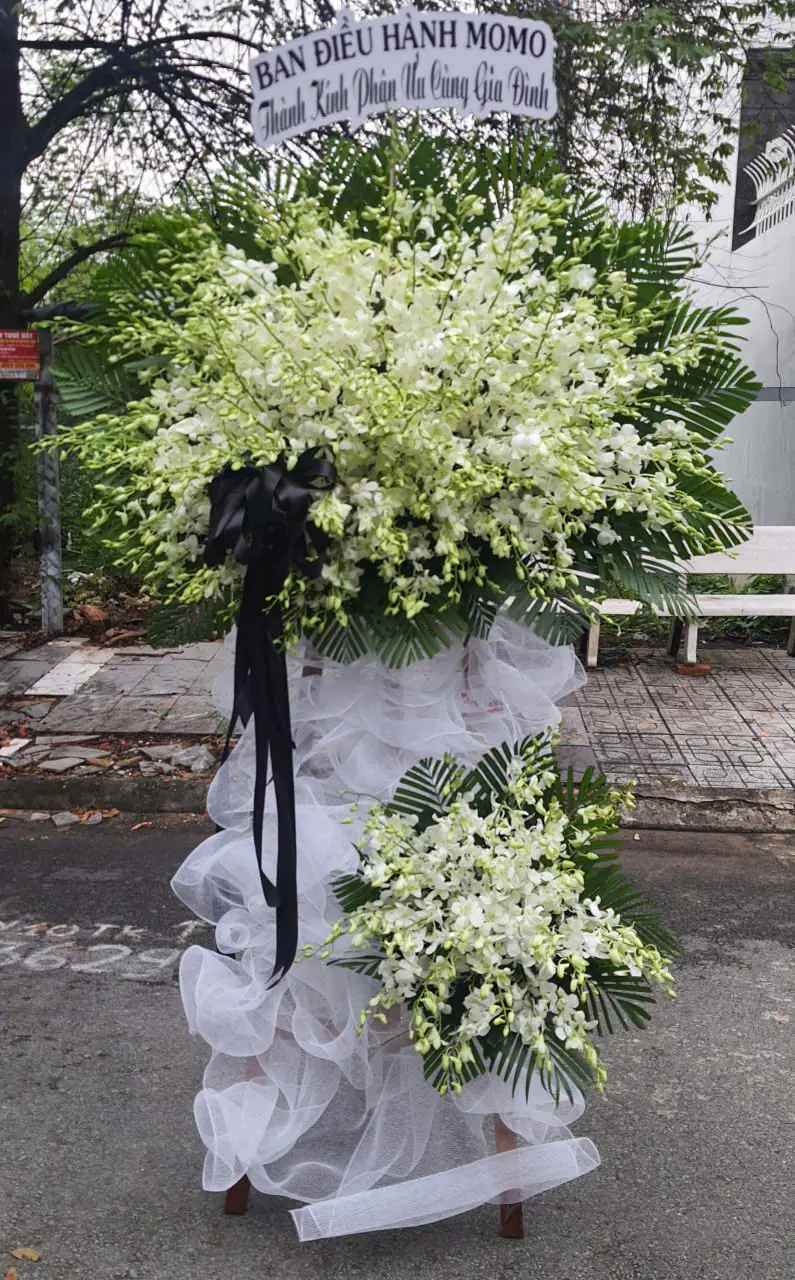 V&ograve;ng Hoa Chia Buồn 