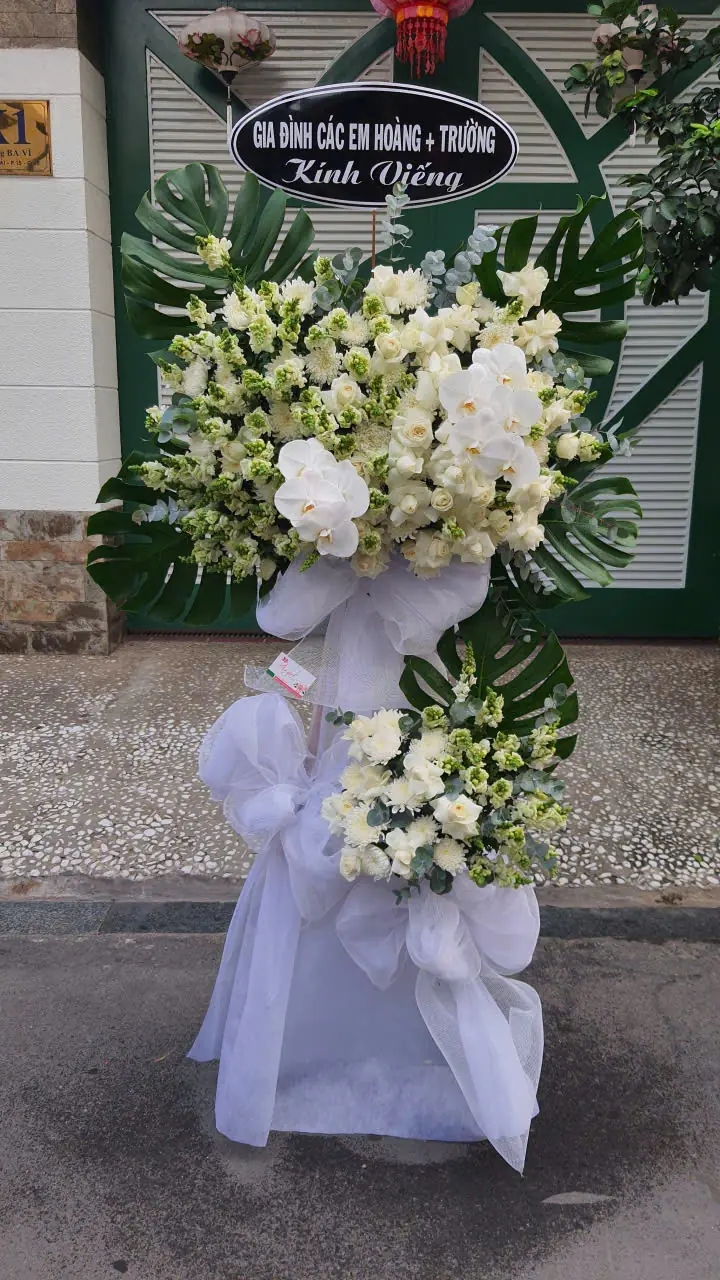 Kệ Hoa Chia Buồn Chùa Vĩnh Nghiêm