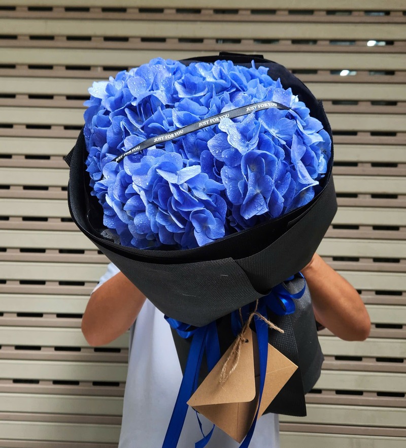 B&oacute; Hoa Cẩm T&uacute; Cầu 