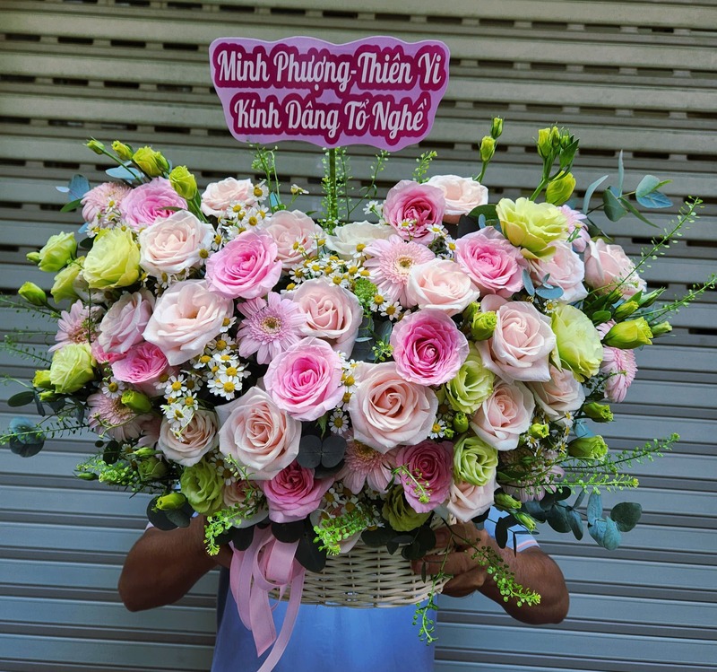 Giỏ Hoa Hồng Pastel Tặng Vợ