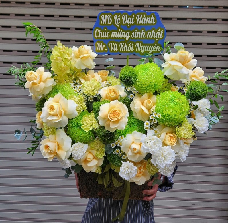Giỏ Hoa Tone Vàng Xanh