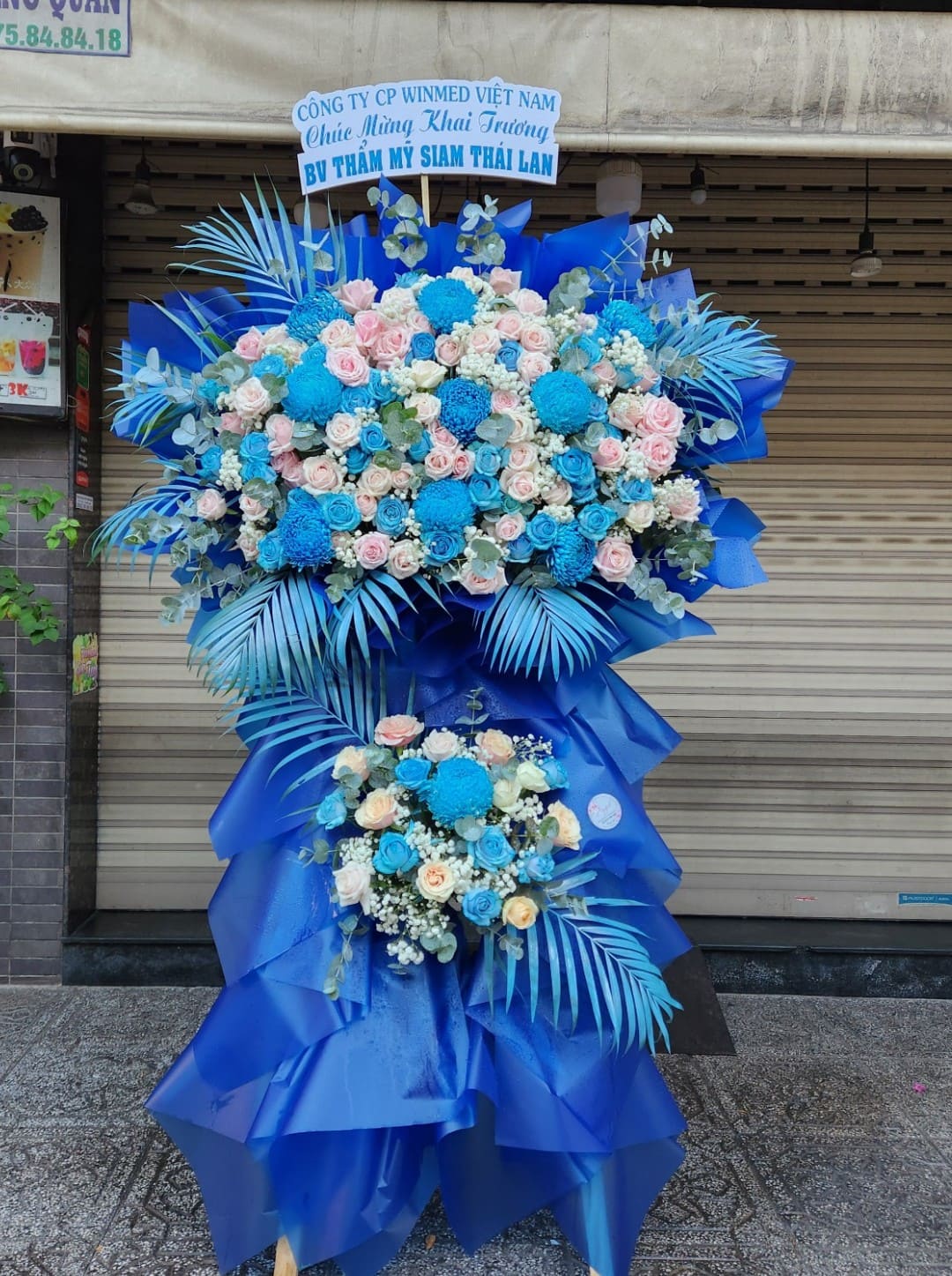 Kệ Hoa Chúc Mừng Tone Xanh Dương