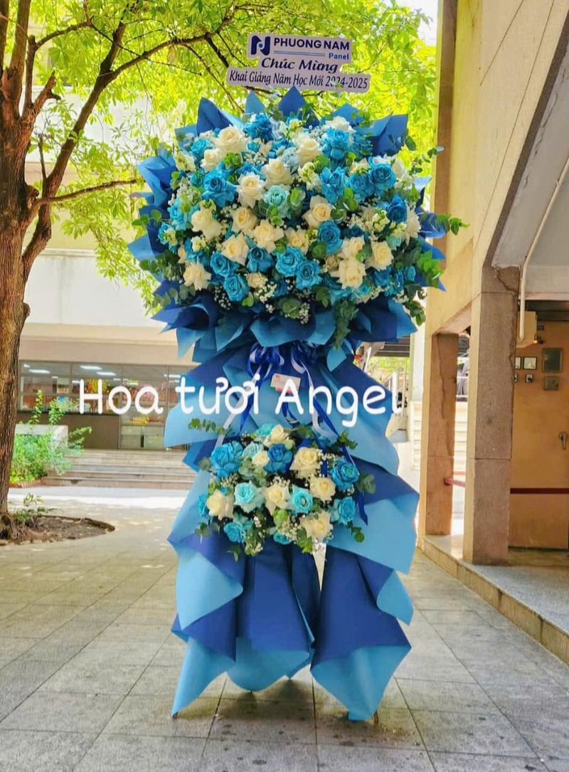 Kệ Hoa Chúc Mừng