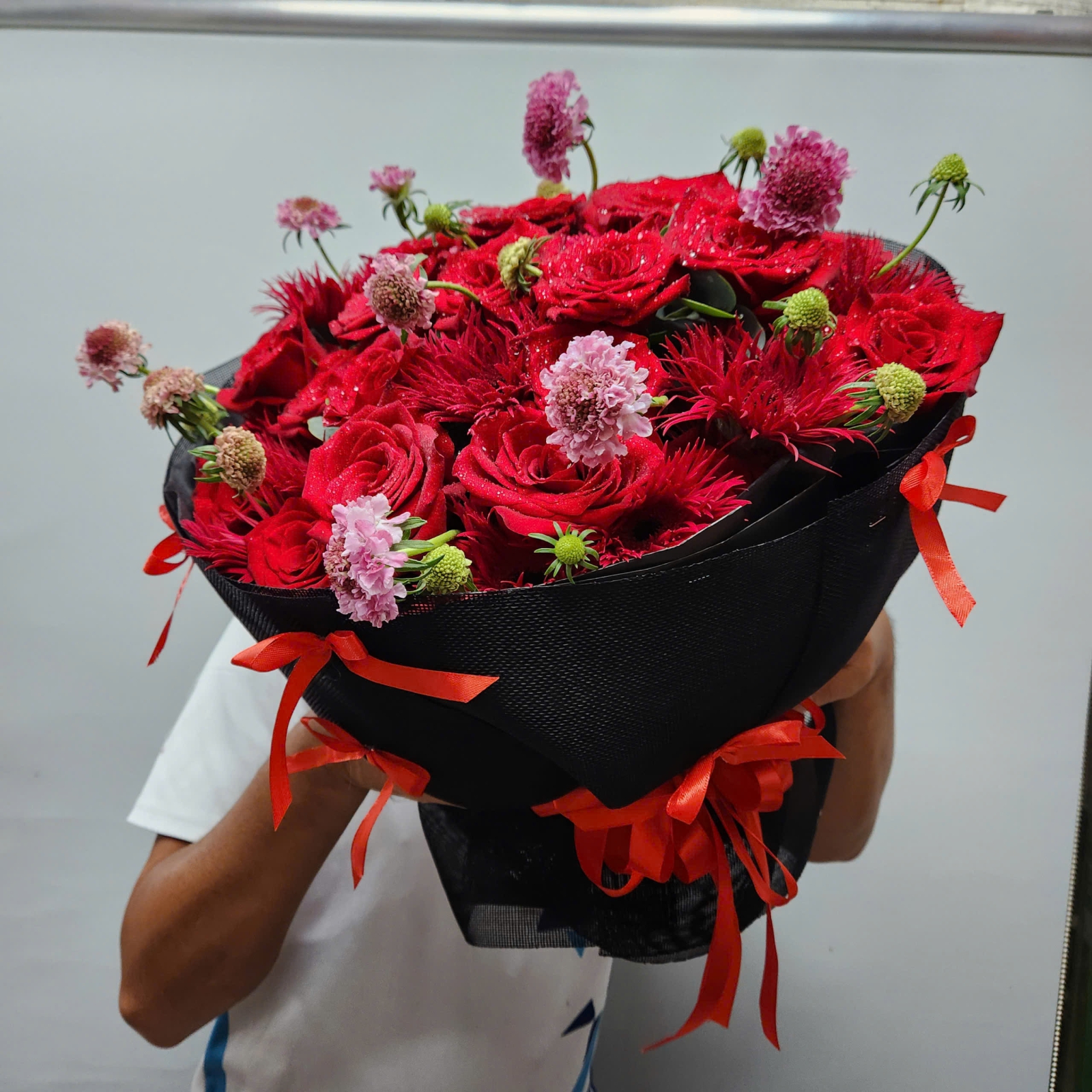 bó hoa hồng đỏ bó tròn tinh khiết