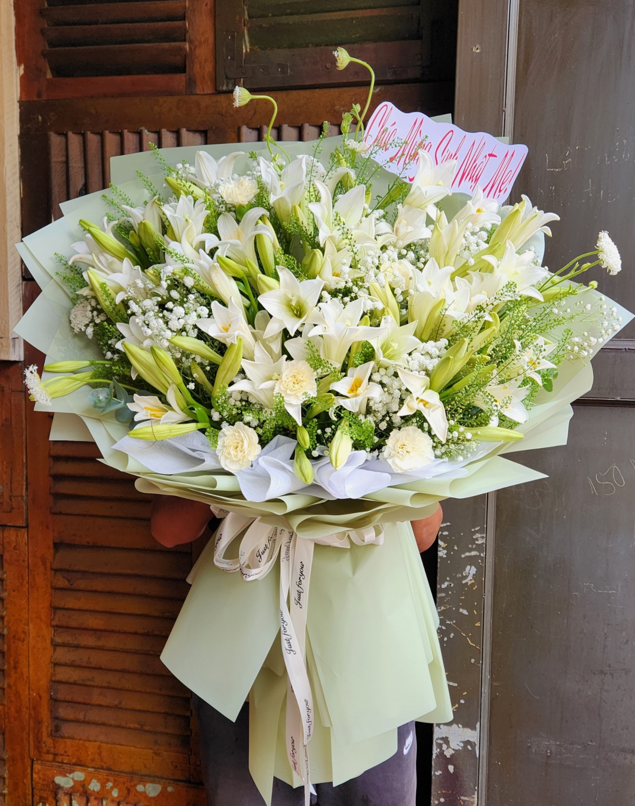 BÓ HOA LOA KÈN YÊU MÃI 
