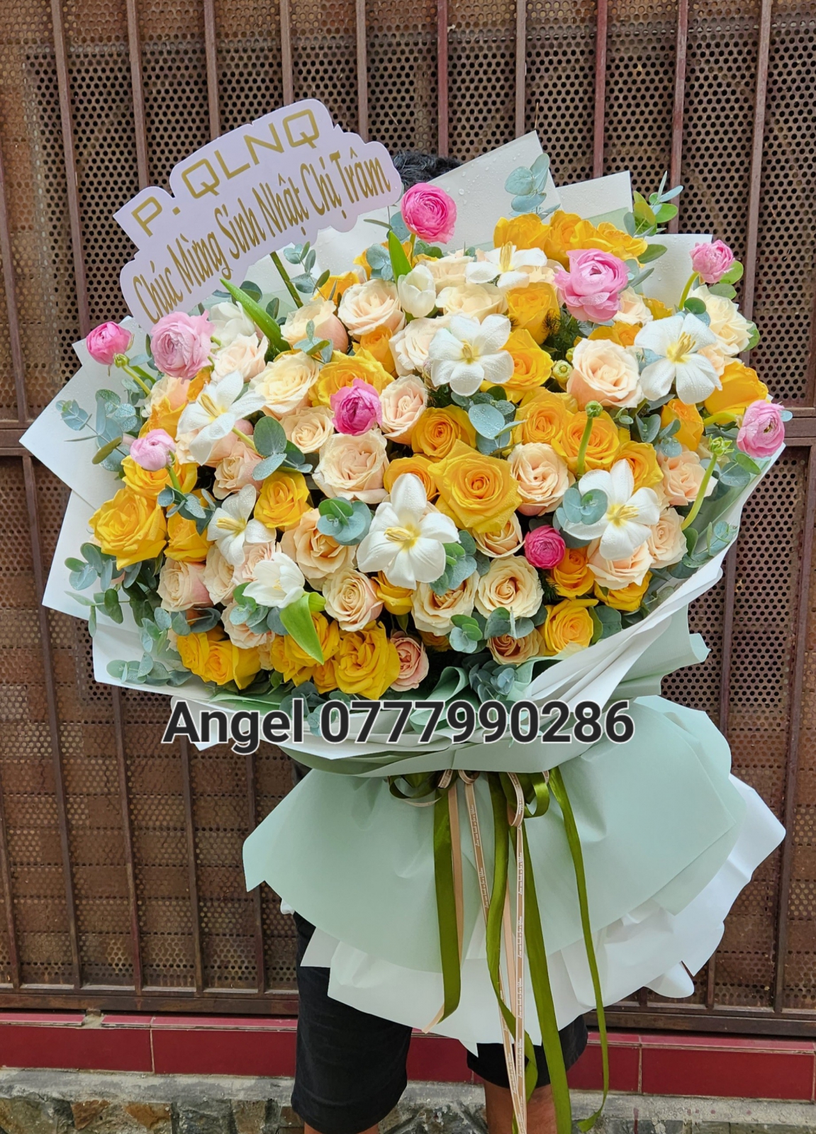 bó hoa hồng tone xanh tặng sếp nam