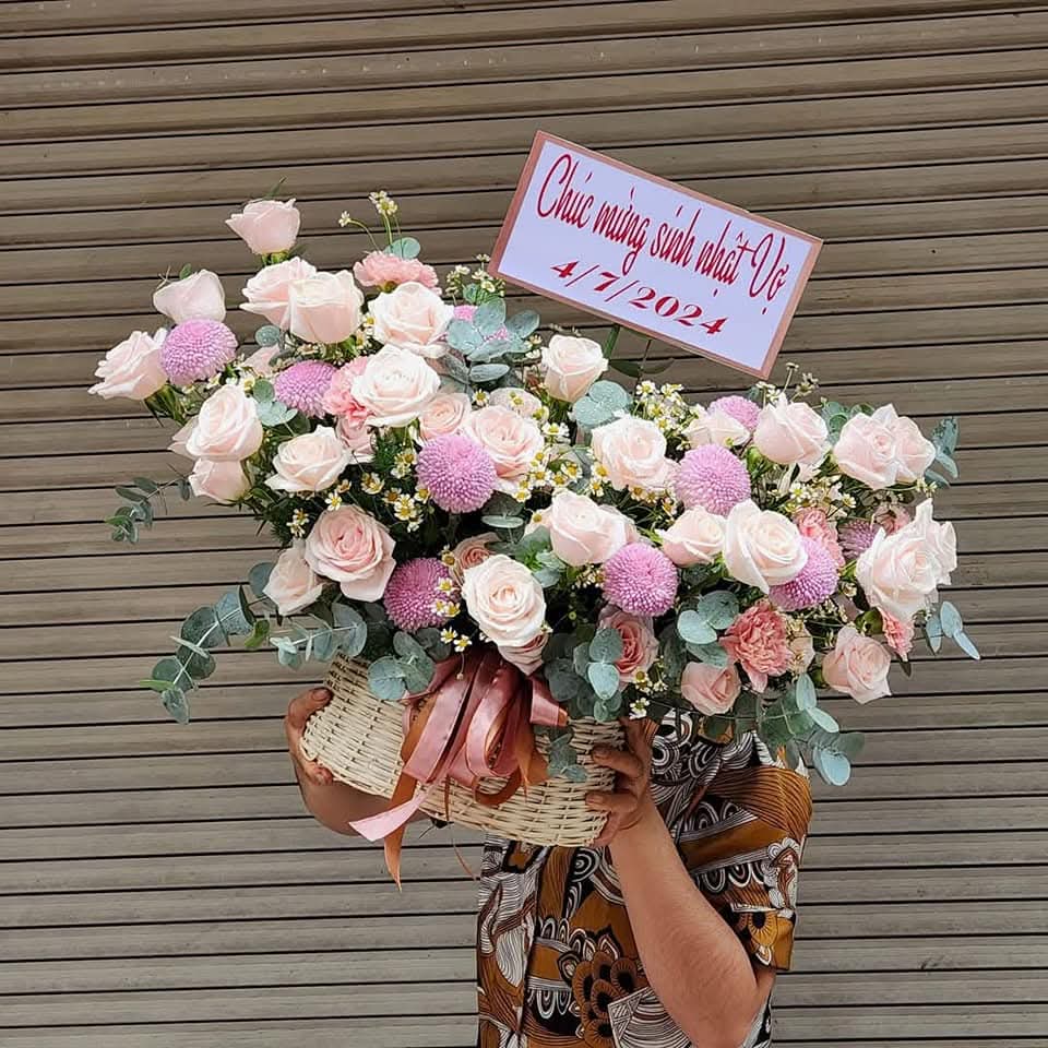 giỏ hoa sinh nhật cho nữ
