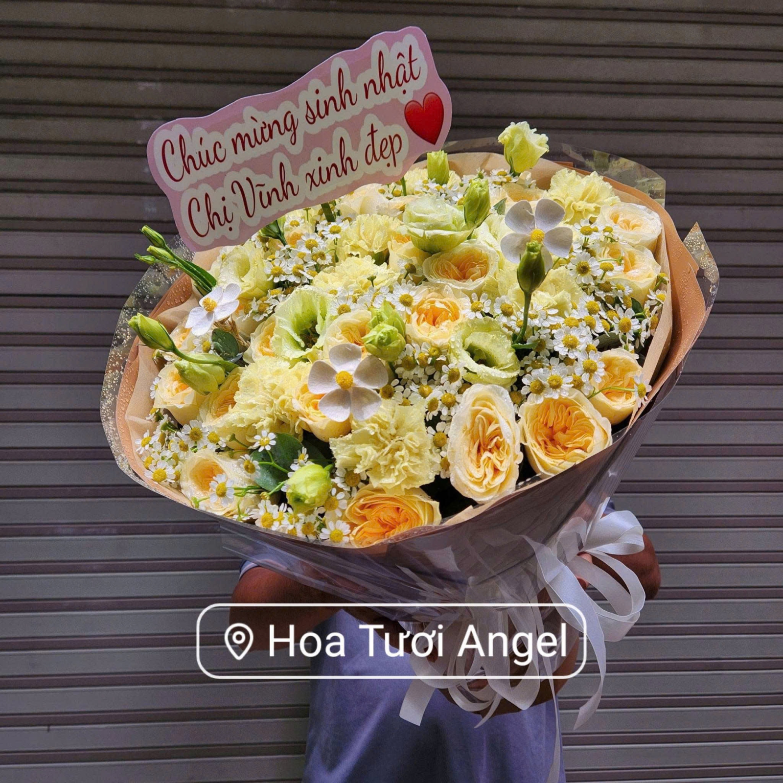 Bó Hoa Tone Vàng Tặng Sếp Nam Sang Trọng – Chúc Thành Công Và Thăng Tiến