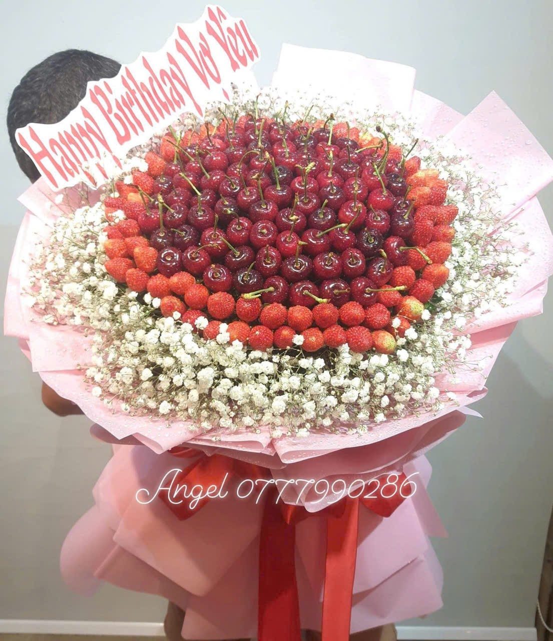 Bó hoa dâu tây kết hợp Cherry 