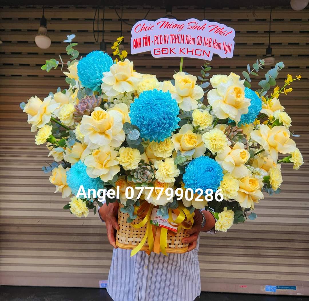 Giỏ Hoa Chúc Mừng Màu Xanh Lá 