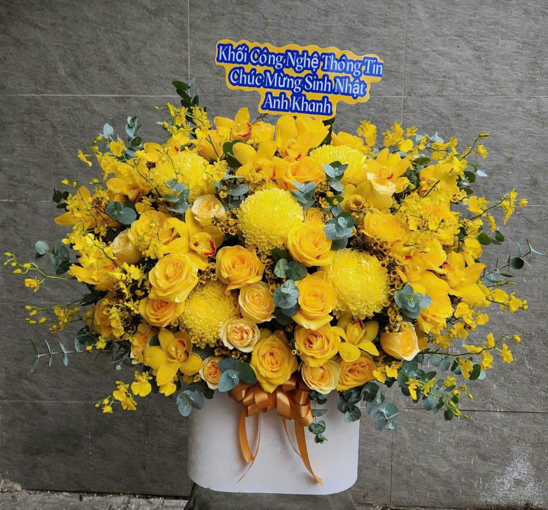 giỏ hoa chúc mừng tông vàng