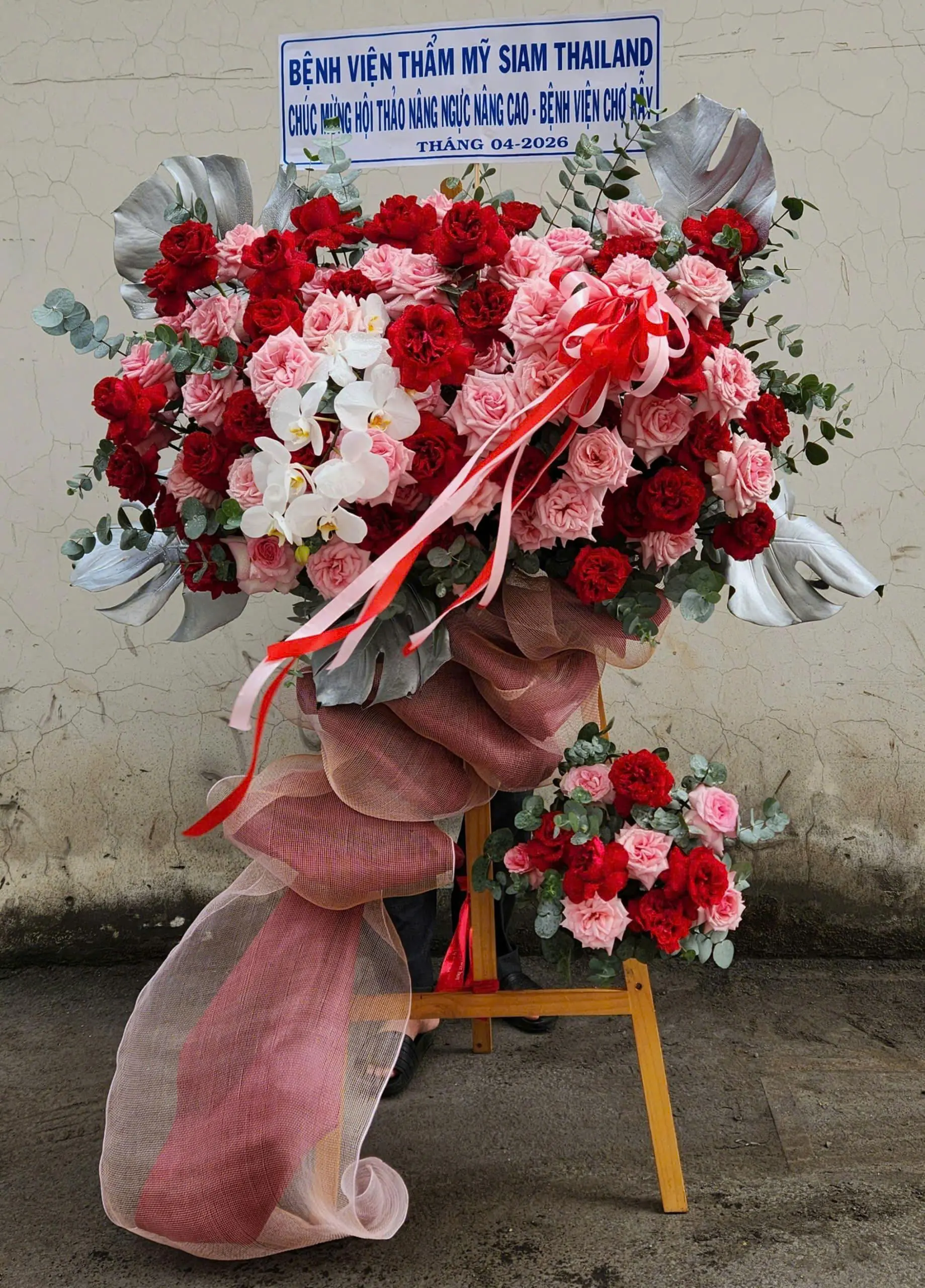 hoa khai trương Quận 3