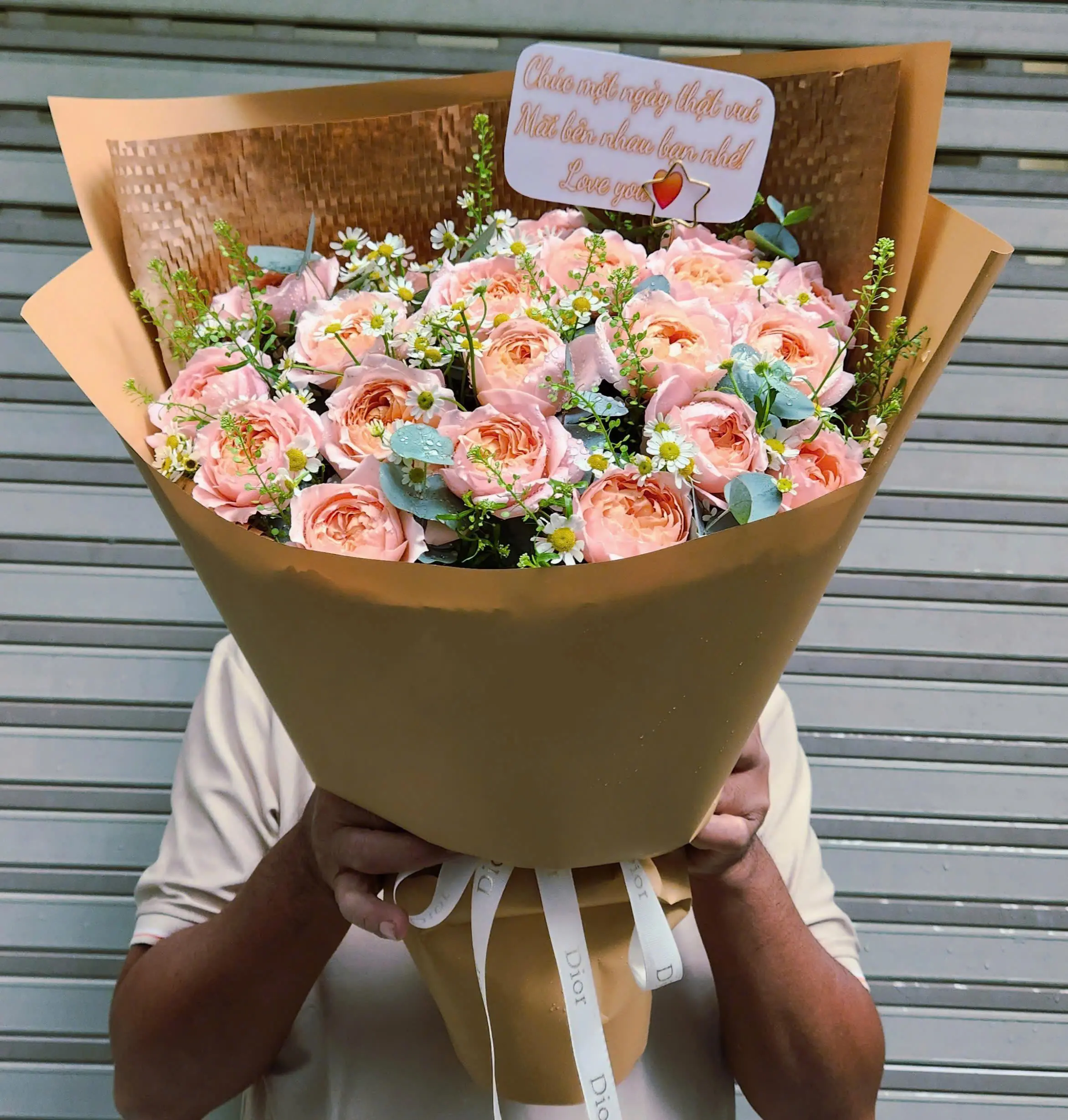 B&oacute; Hoa Tặng Nh&acirc;n Vi&ecirc;n Xuất Sắc