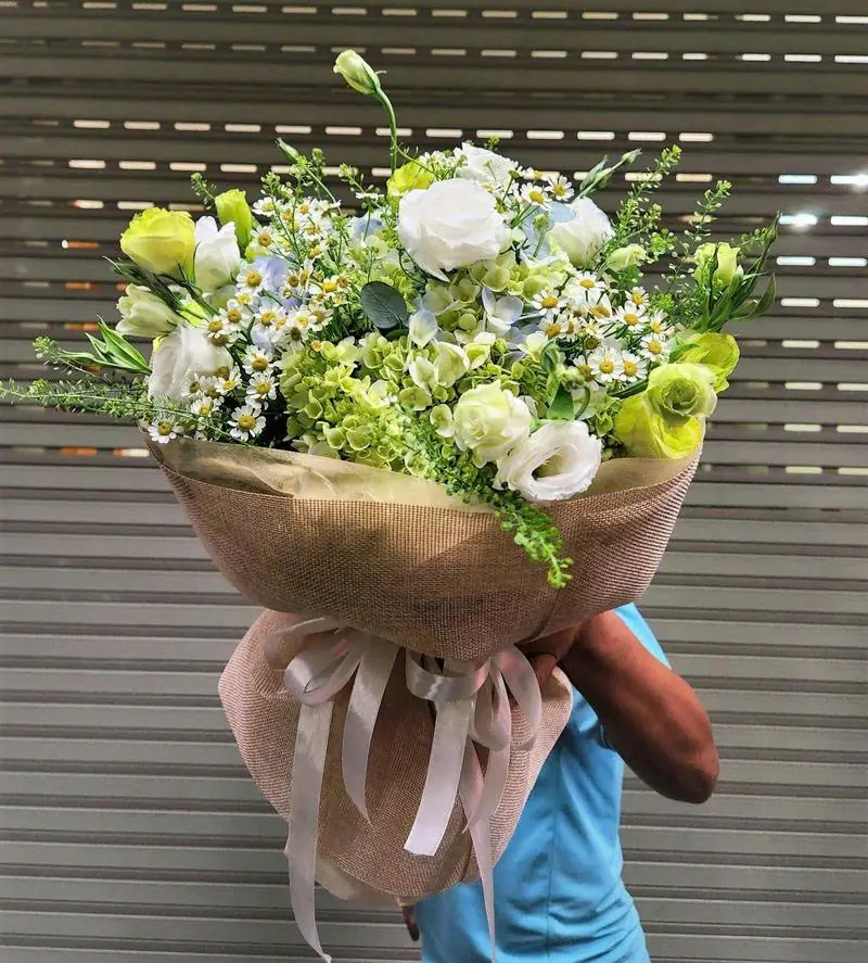 B&oacute; Hoa Tặng Nh&acirc;n Vi&ecirc;n Xuất Sắc | Hoa Tươi Angel