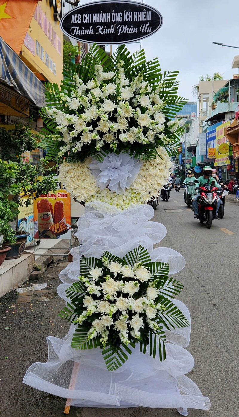 V&ograve;ng Hoa Chia Buồn