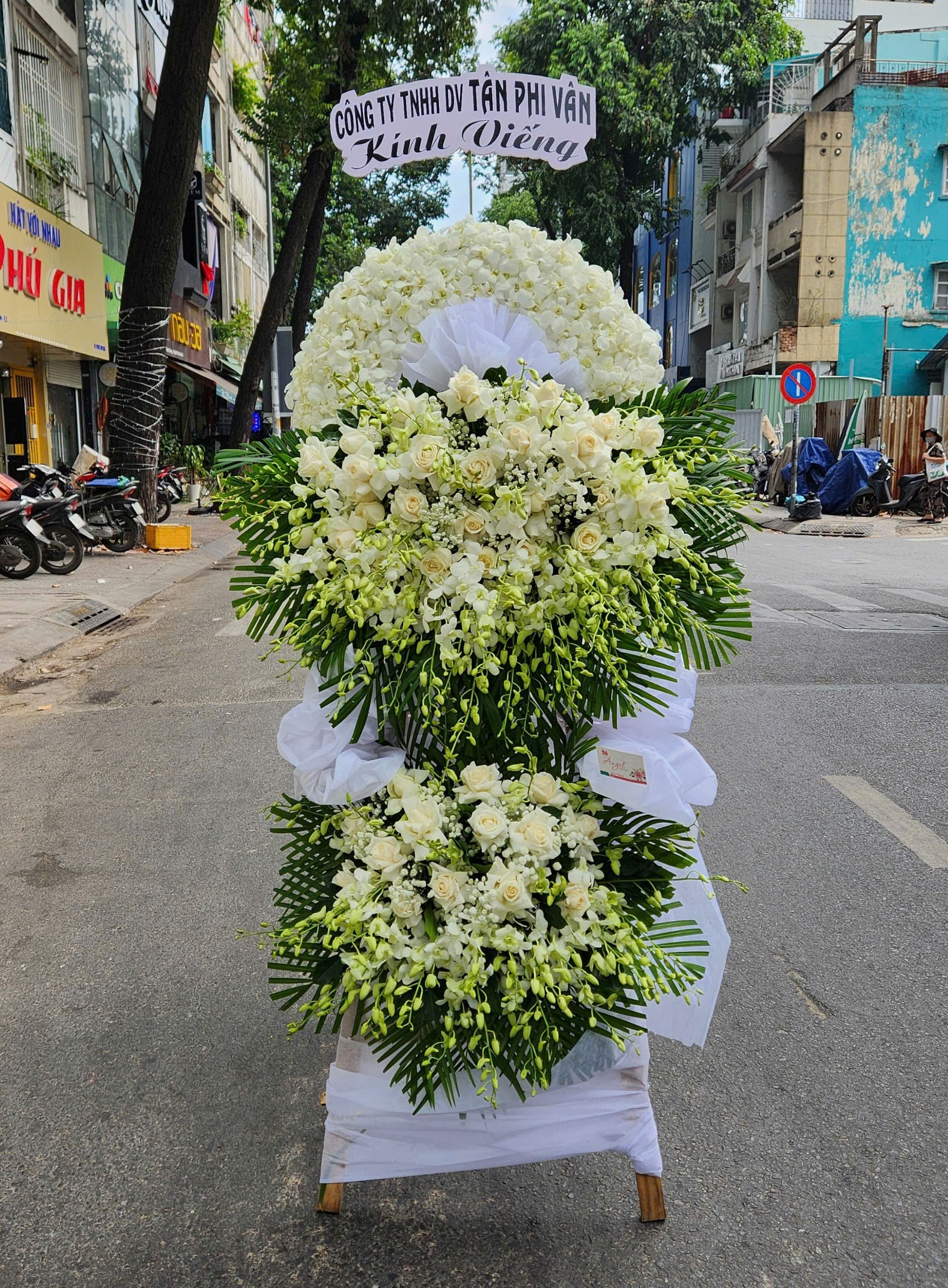 Đặt Hoa Chia Buồn Nhà Tang Lễ An Bình | Giao Nhanh TP.HCM
