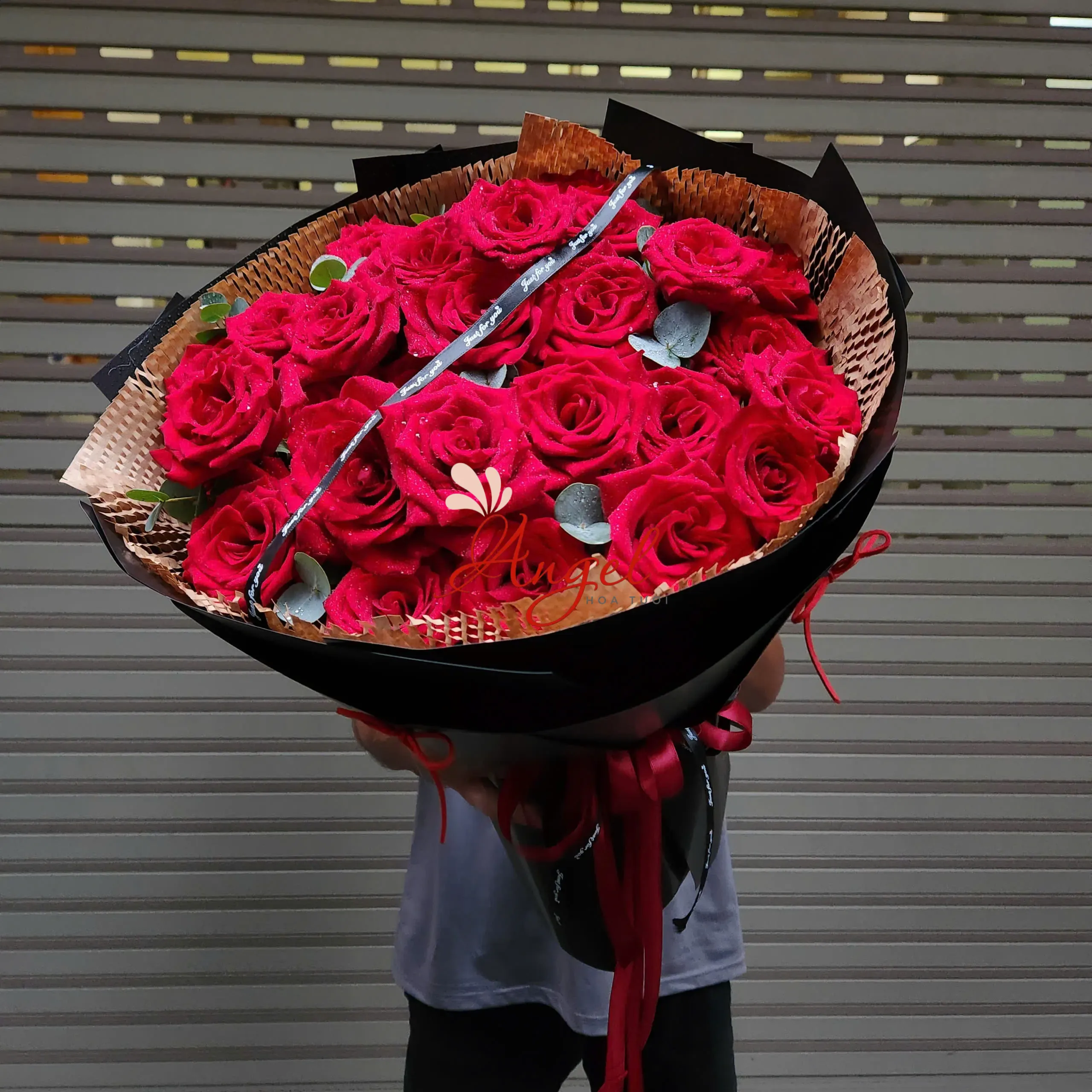 Bó Hoa Hồng Đỏ Valentine – Quà Tặng Ngọt Ngào Cho Nửa Kia
