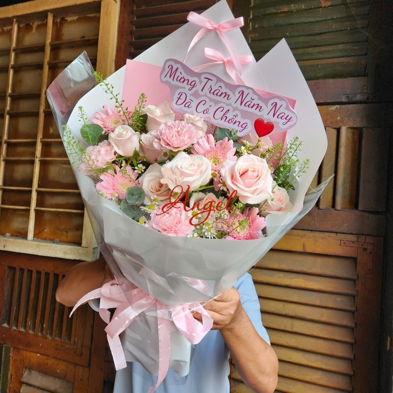 Bó Hoa Tốt Nghiệp Giá Rẻ Chỉ Từ 300K TP.HCM | Hoa Tươi Angel