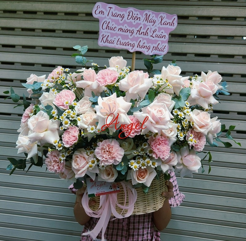 Giỏ Hoa Chúc Mừng Khai Trương Phường Bàn Cờ Đẹp Từ Hoa Tươi Angel
