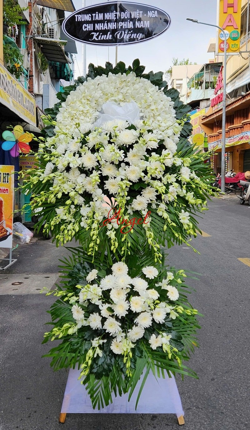 Kệ Hoa Chia Buồn Chùa Vĩnh Nghiêm, Chùa Xá Lợi Đẹp | Hoa Tươi Angel