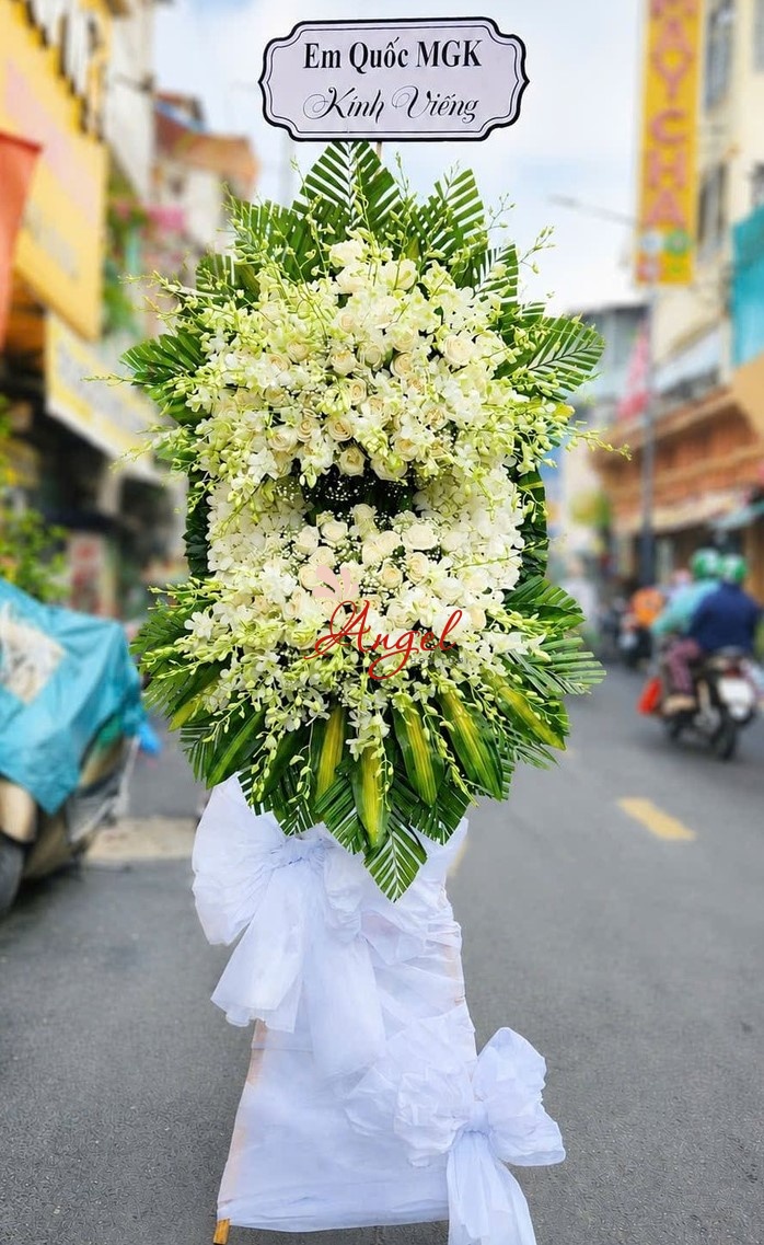 Kệ Hoa Chia Buồn Gần Nhà Tang Lễ An Bình TP.HCM | Hoa Tươi Angel