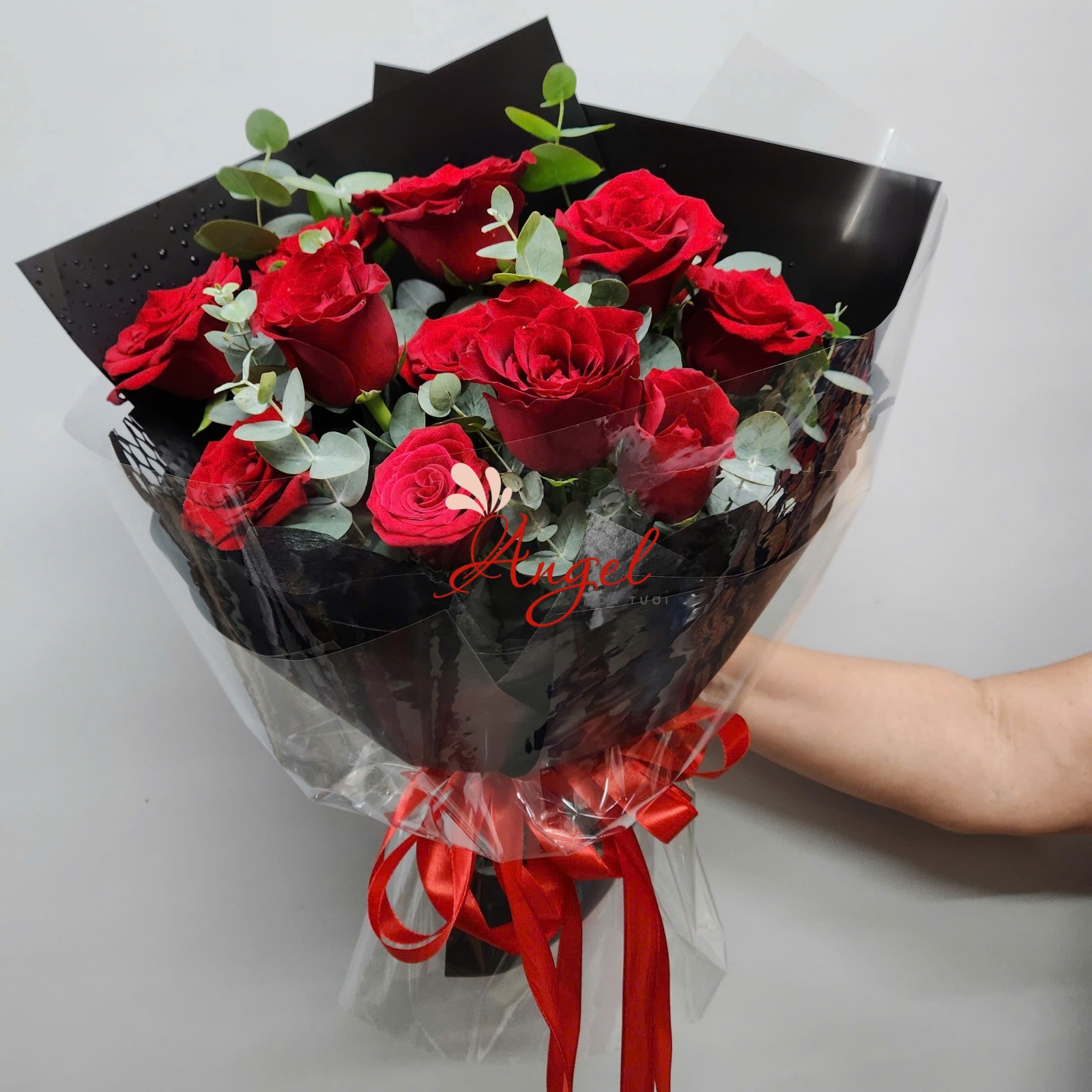 Bó Hoa Hồng Đỏ Valentine – Quà Tặng Ngọt Ngào Cho Nửa Kia
