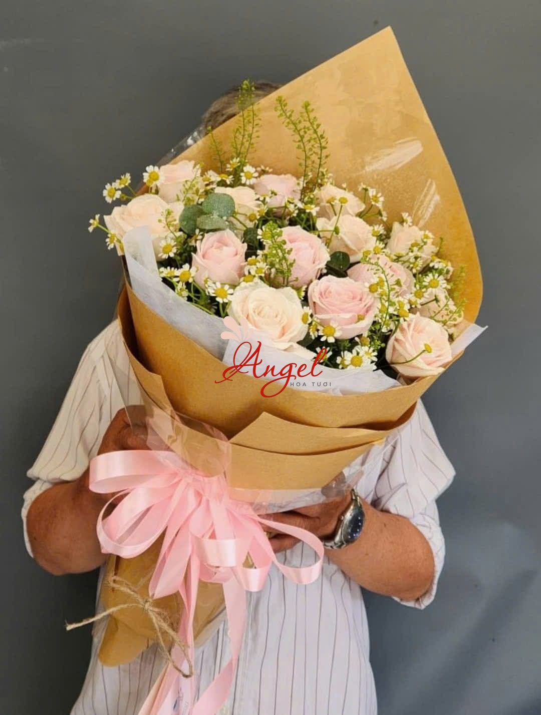 bó hoa hồng kem đơn giản 