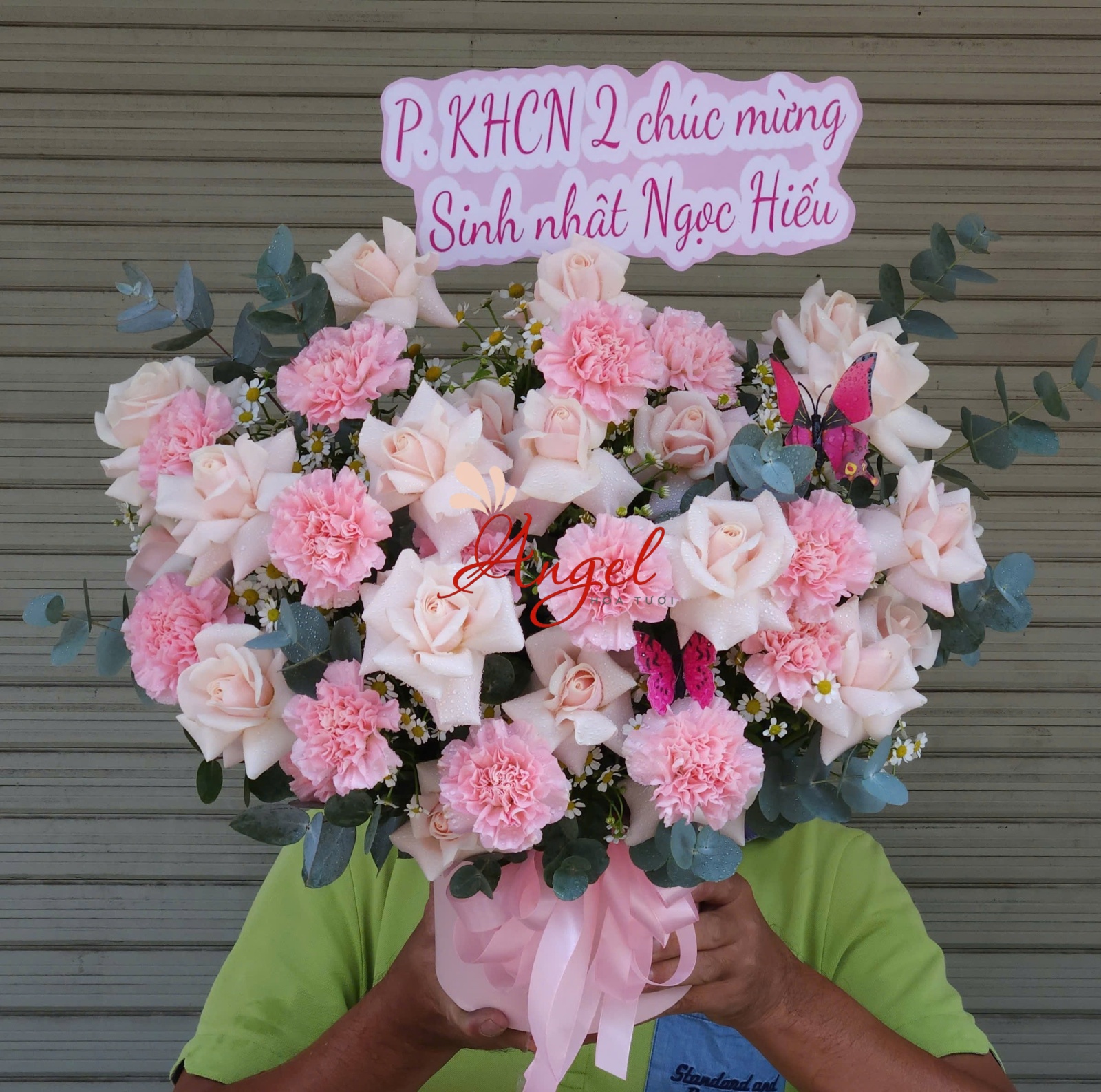 Giỏ Hoa Tone Pastel Tặng Sinh Nhật – Món Quà Tinh Tế, Ý Nghĩa