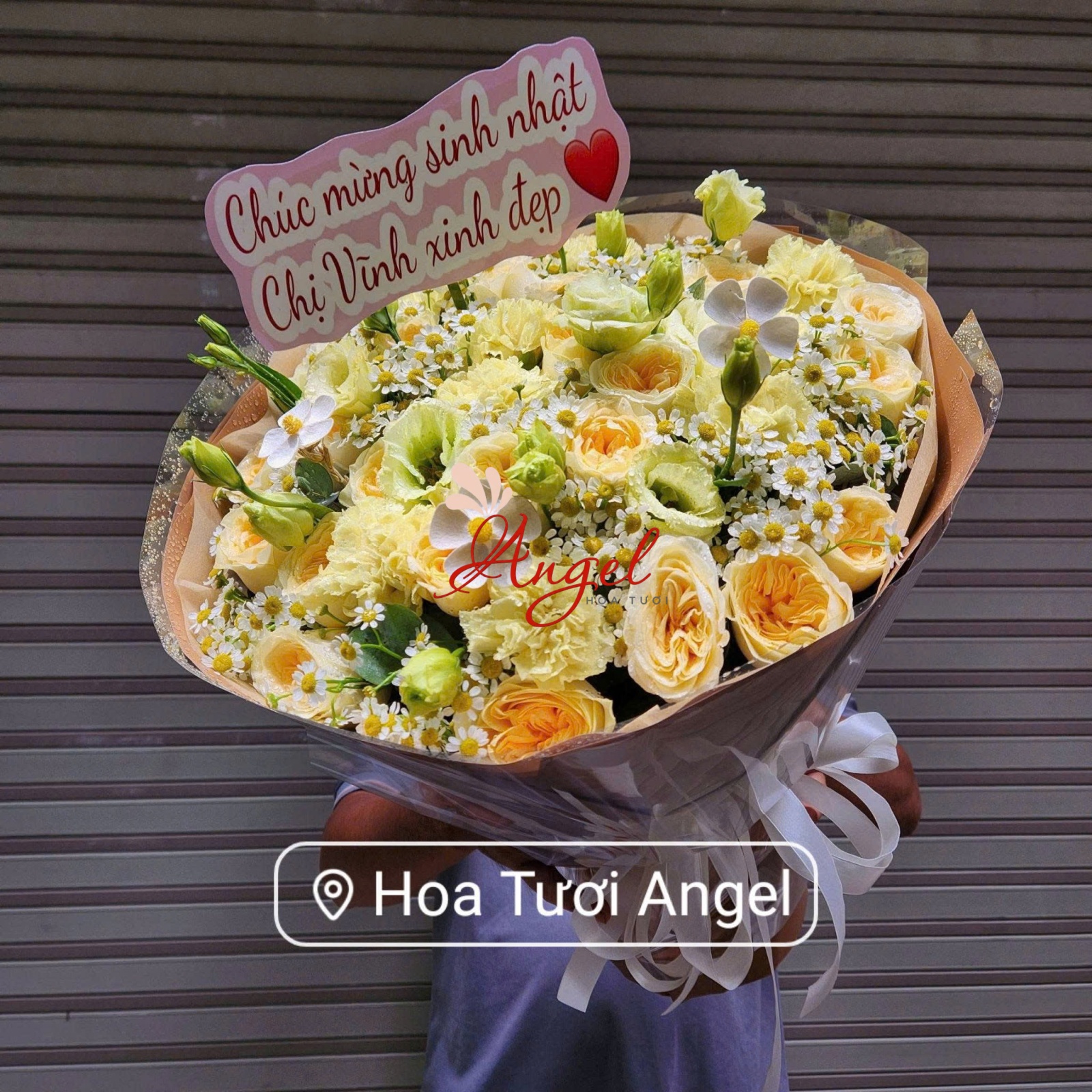 Bó Hoa Tone Vàng Tặng Sếp Nam Sang Trọng – Chúc Thành Công Và Thăng Tiến