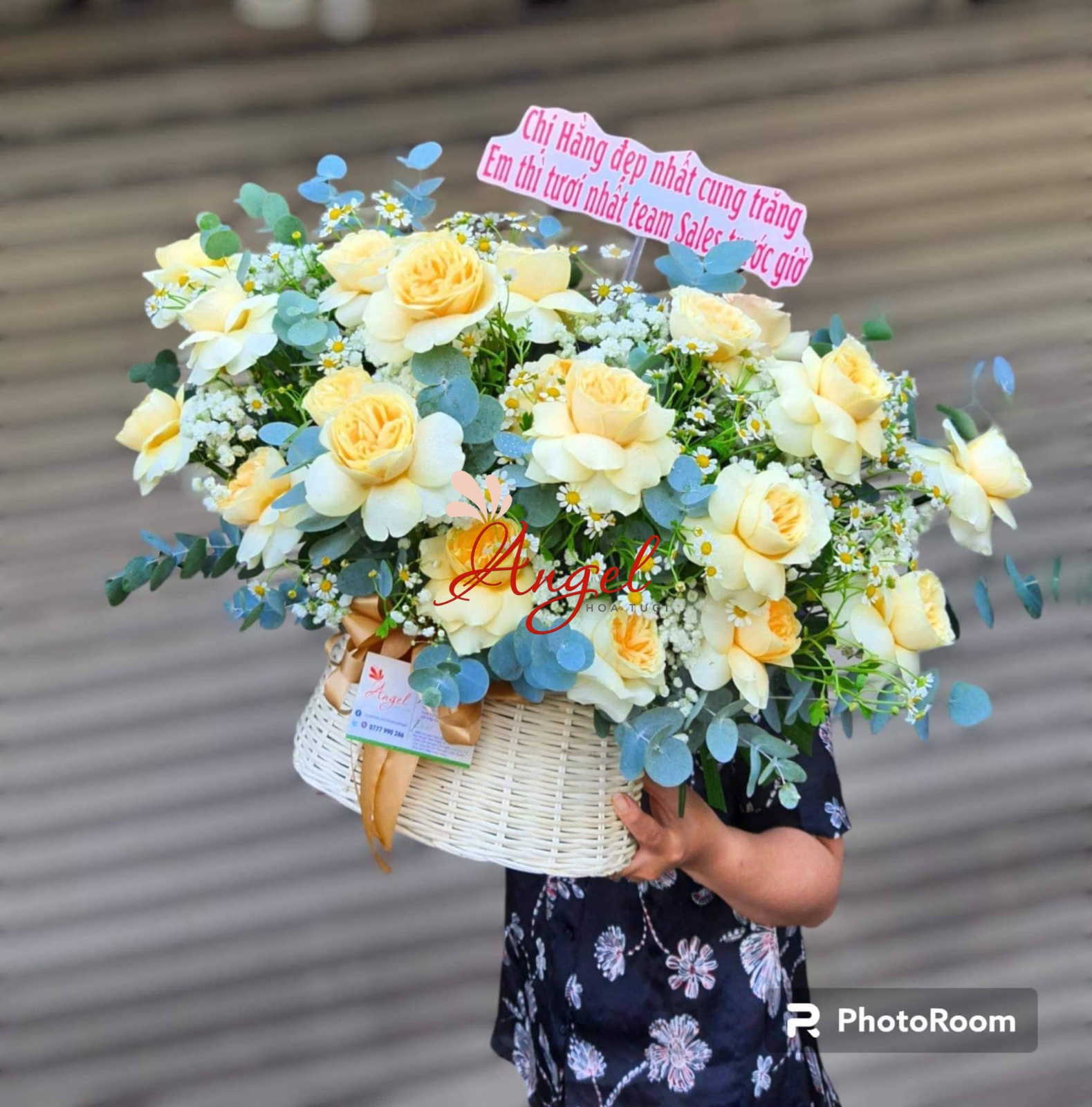 Giỏ Hoa Hồng Vàng Victo Giá Rẻ Quận 4 TPHCM 