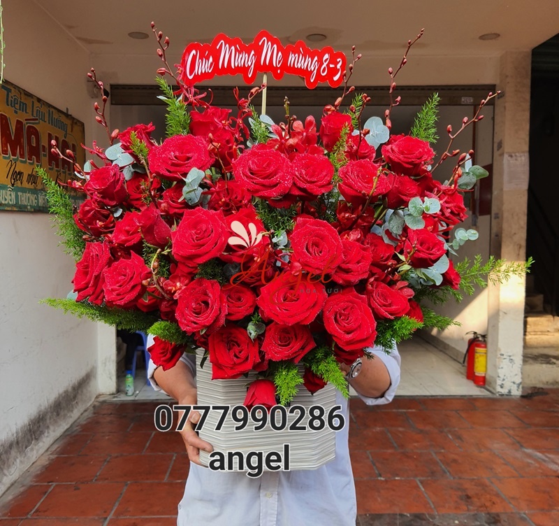 GIỎ HOA HỒNG ĐỎ CHÚC MỪNG RỰC RỠ 