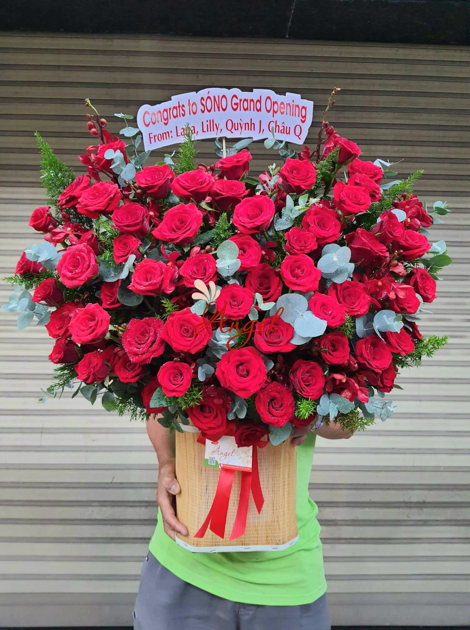 Hộp Hoa Hồng Đỏ Chúc Mừng Khai Trương Quận 4 Giá Rẻ 
