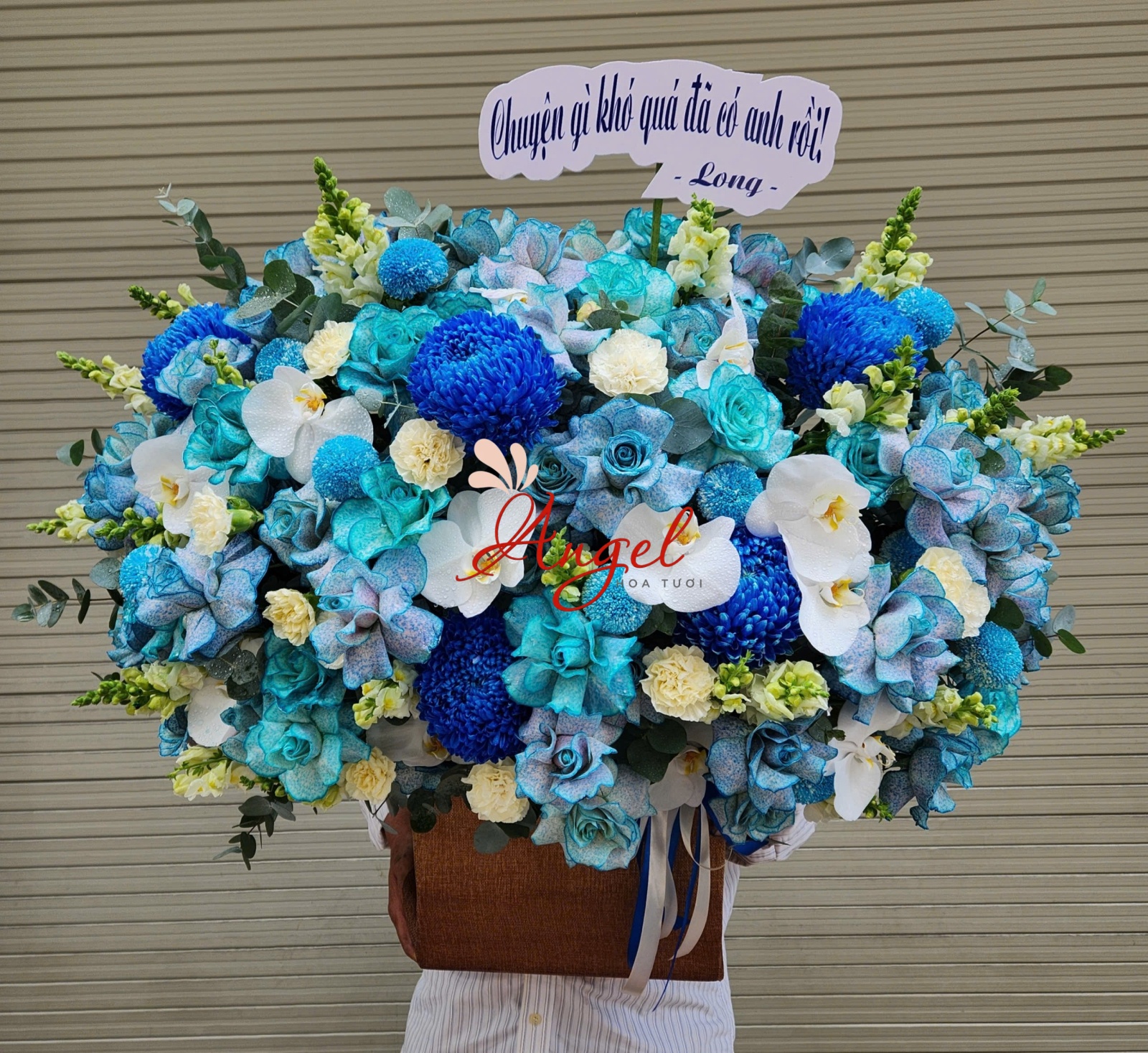 Giỏ Hoa Tone Xanh Dương Cao Cấp TP.HCM – Hoa Tươi Angel