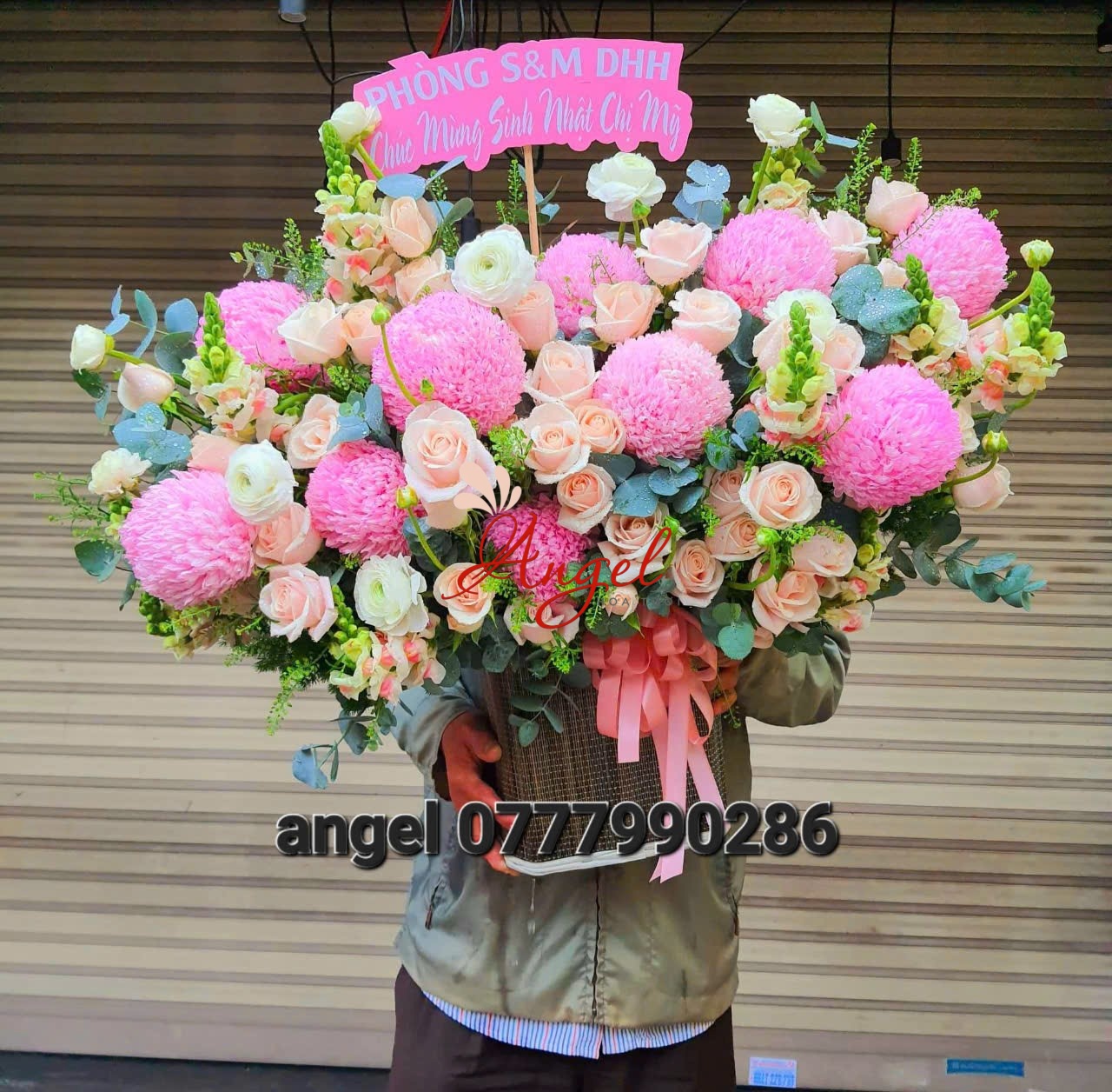 Giỏ Hoa Sinh Nhật Tone Hồng Pastel Sang Trọng - Giao Nhanh TPHCM 