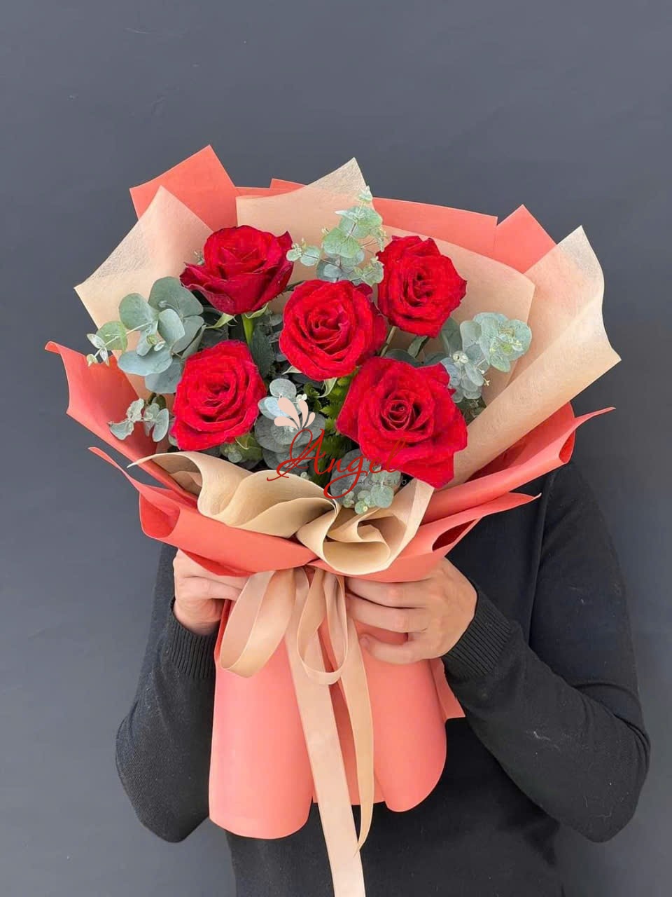 Bó hoa hồng đỏ nhỏ