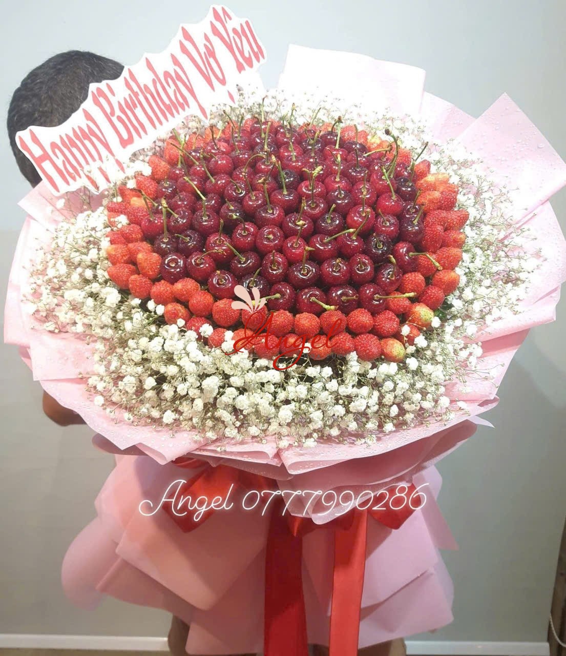 Bó hoa dâu tây kết hợp Cherry 