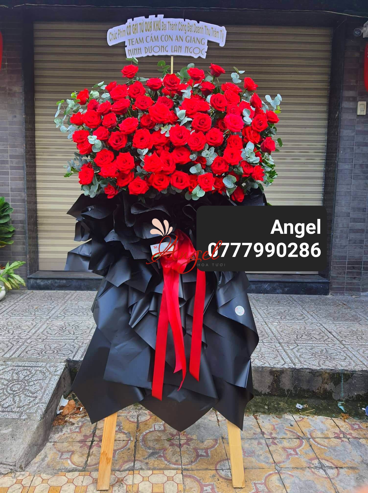 KỆ HOA CHÚC MỪNG KHAI TRƯƠNG ĐỎ